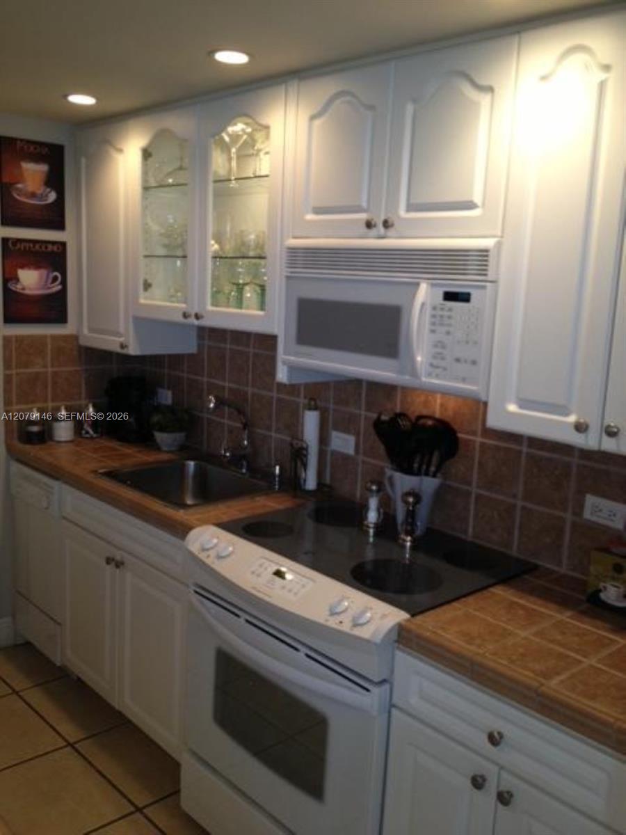 5313 Collins Avenue 710 Property Photo 27