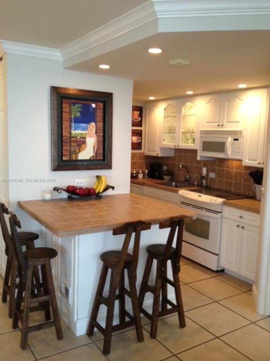 5313 Collins Avenue 710 Property Photo 28