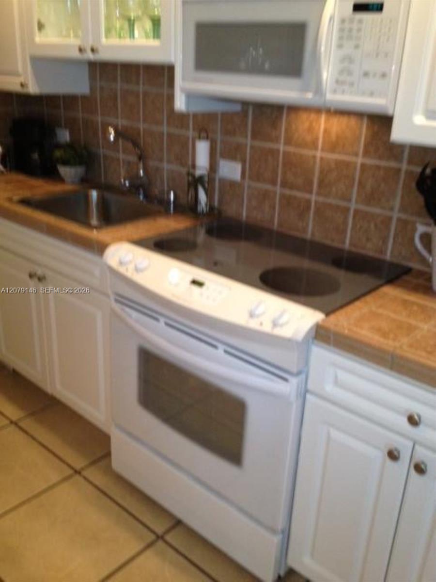 5313 Collins Avenue 710 Property Photo 29