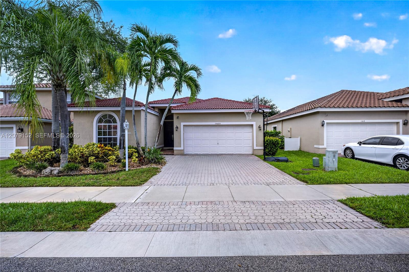 11625 Nw 48th Street Property Photo 5