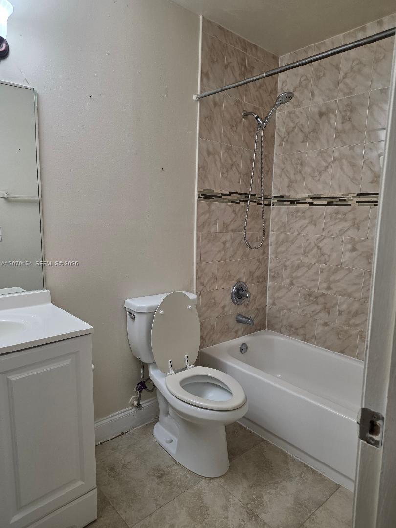 A12079164 Property Photo 15
