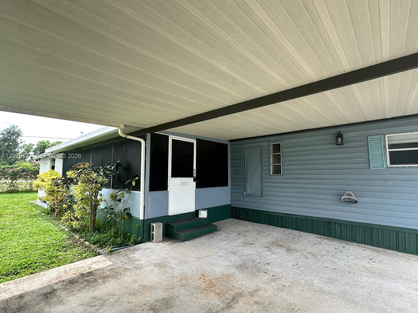 4046 67th Lane Property Photo 3