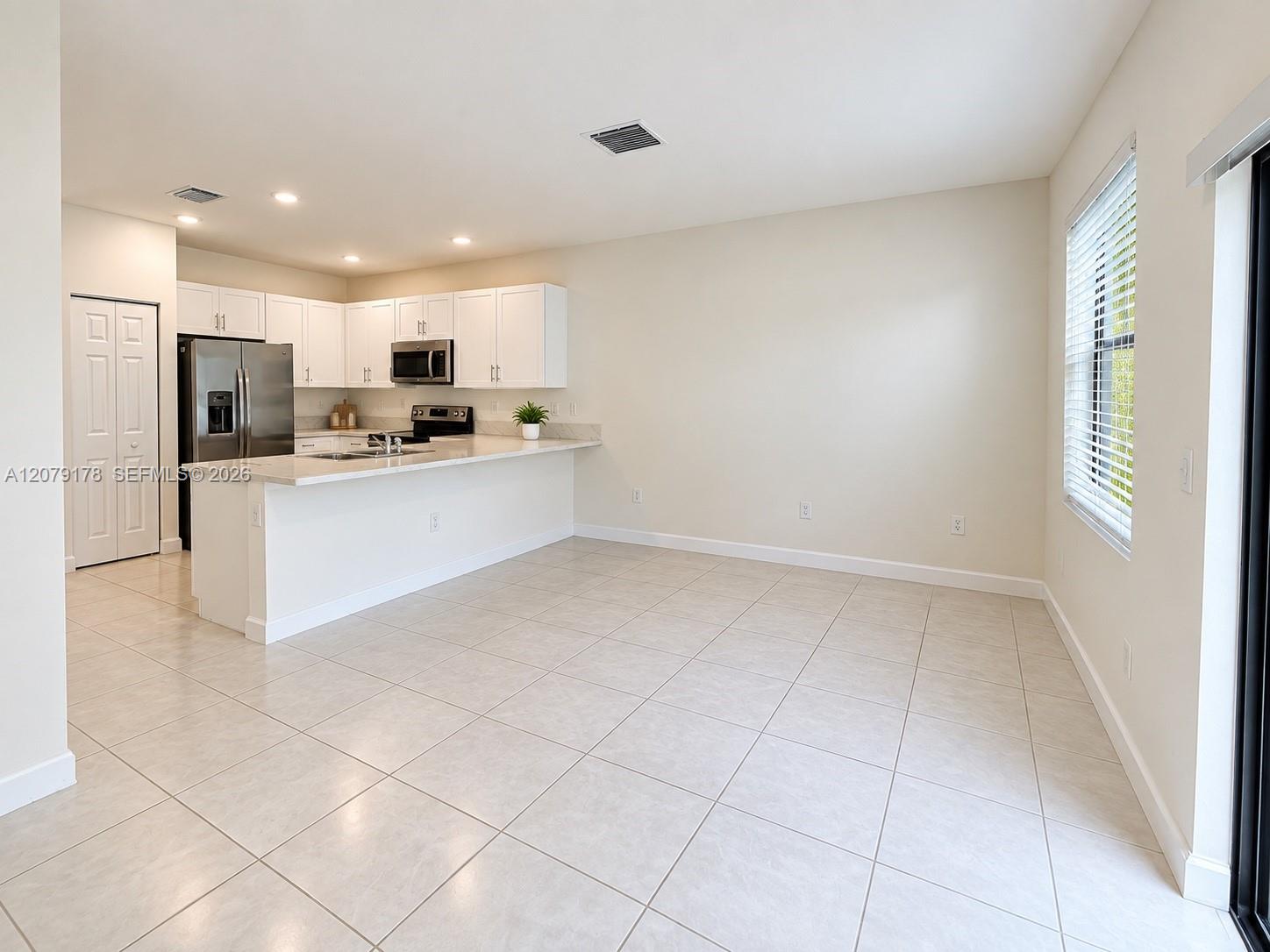A12079178 Property Photo 5