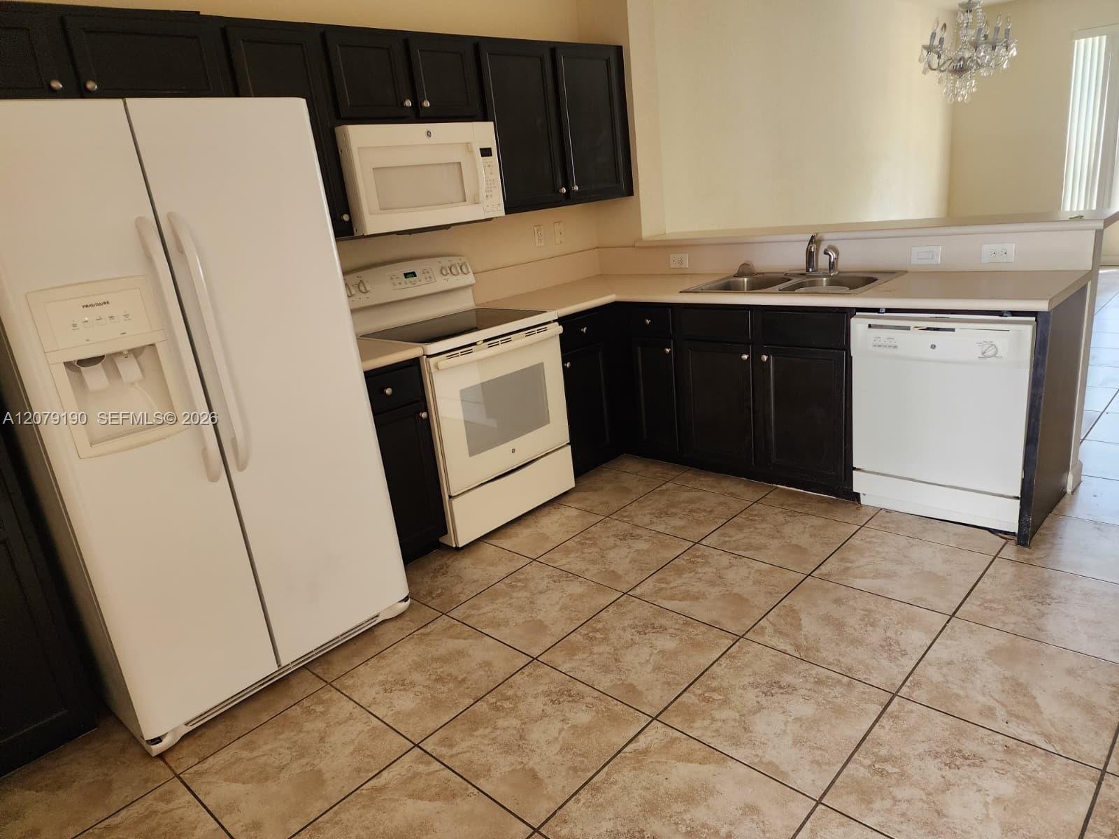 9224 Sw 170th Place Property Photo 3