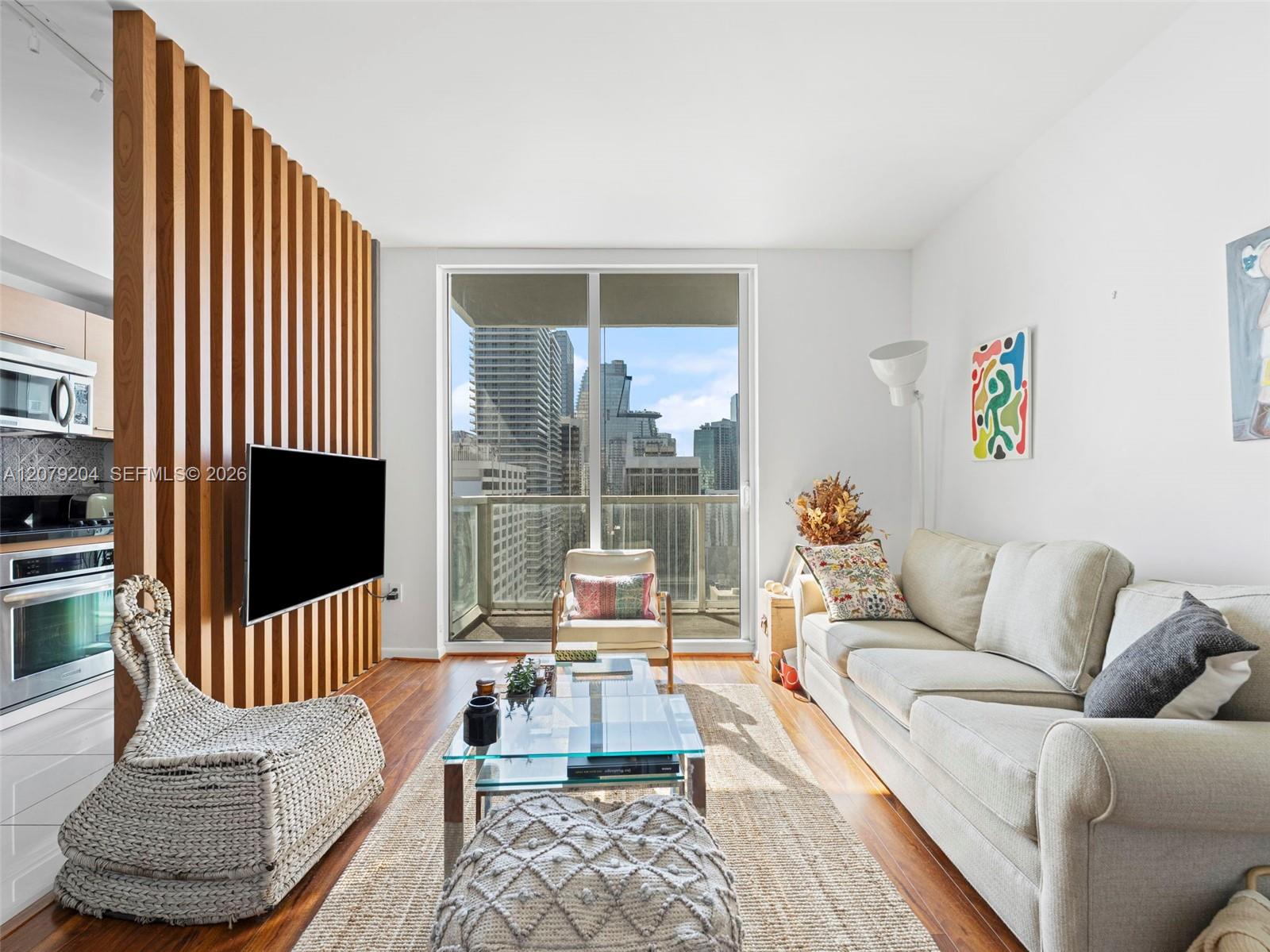 244 Biscayne Boulevard 3105 Property Photo 3