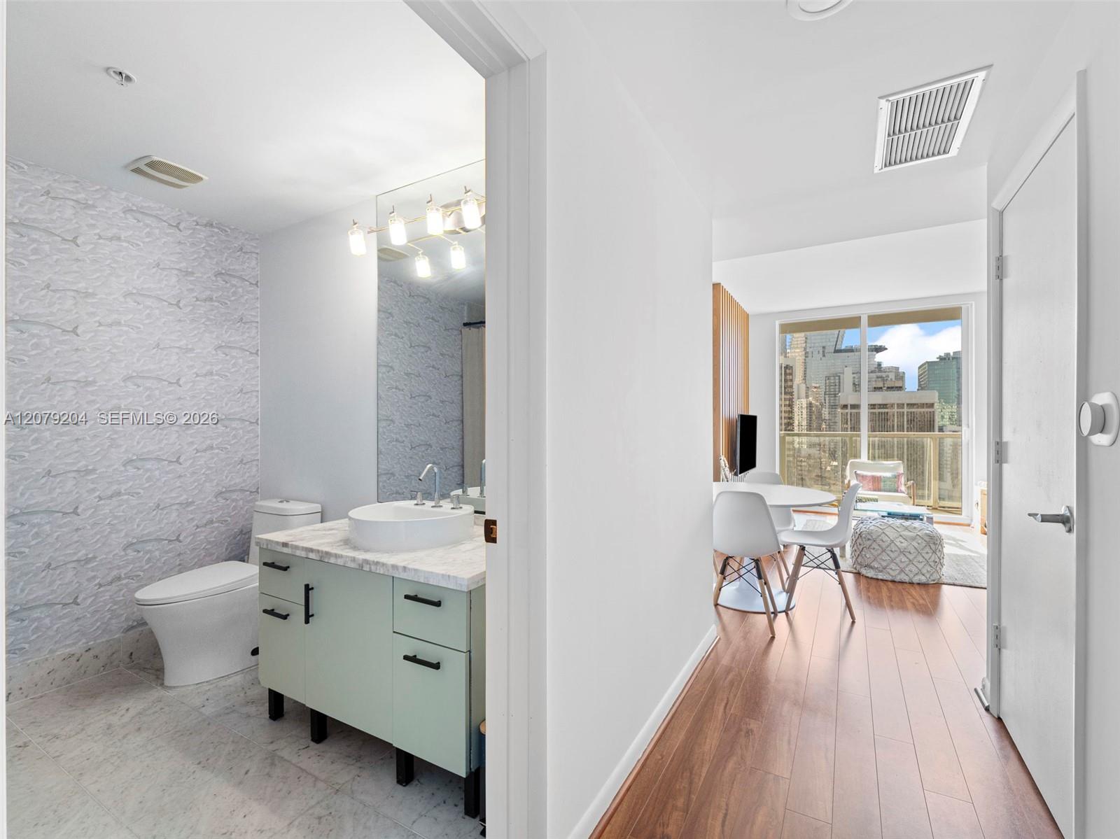 244 Biscayne Boulevard 3105 Property Photo 8