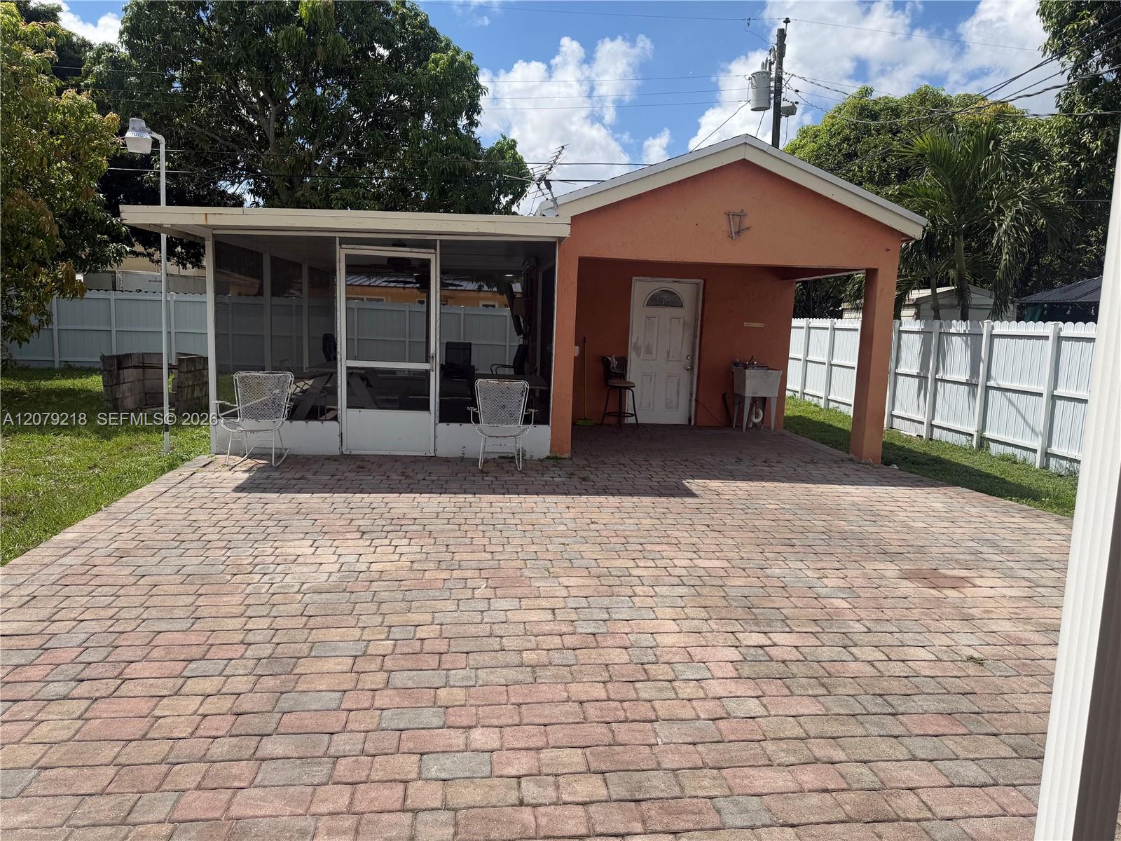 962 E 19th Street Property Photo 11