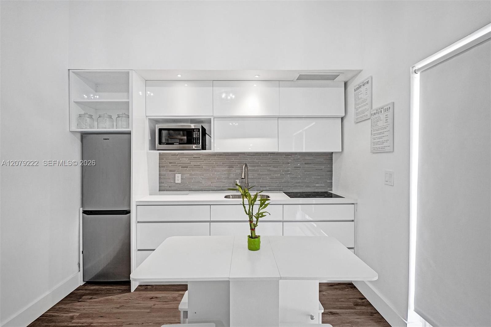 A12079222 Property Photo 3