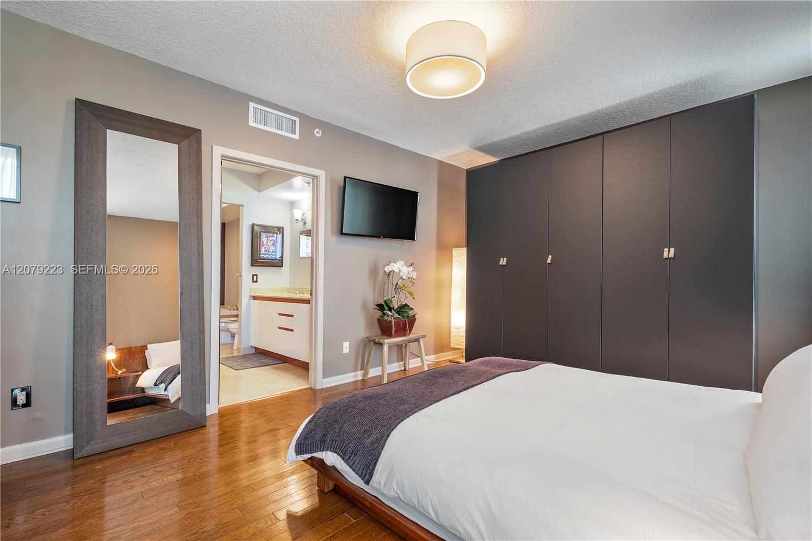 1500 Ocean Drive 810 Property Photo 11