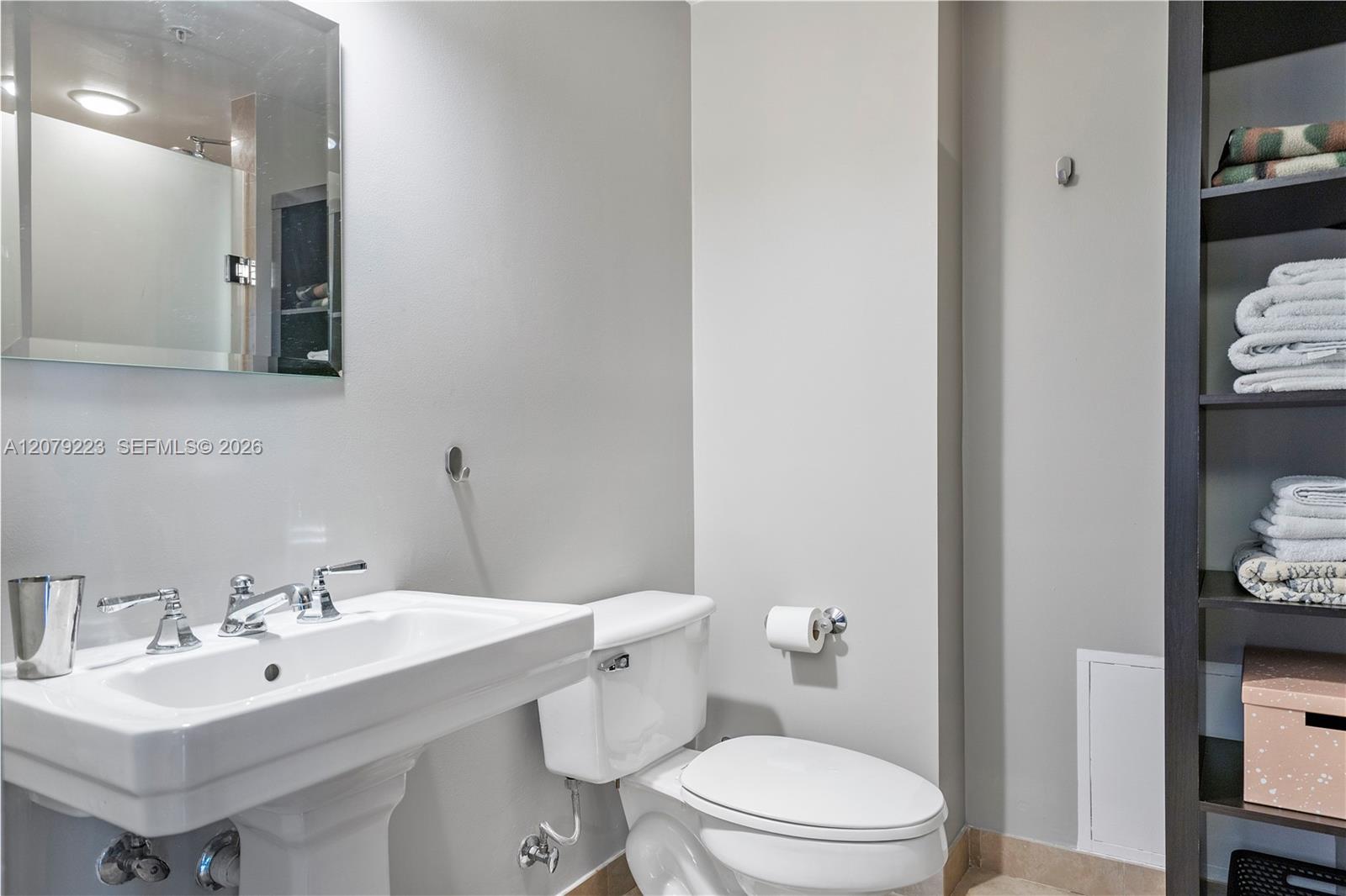 1500 Ocean Drive 810 Property Photo 16