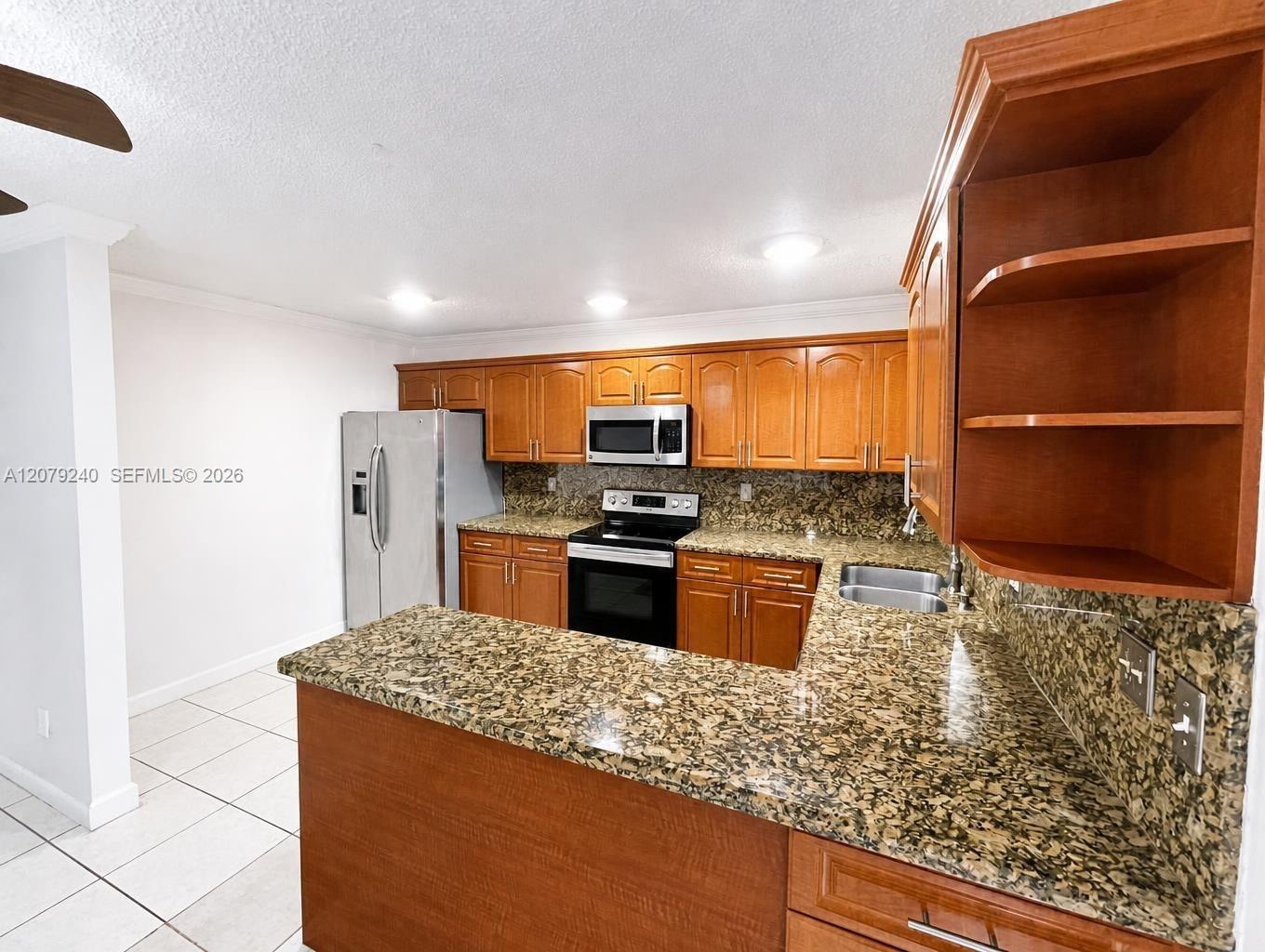 8215 Sw 23rd Court 17d Property Photo 6