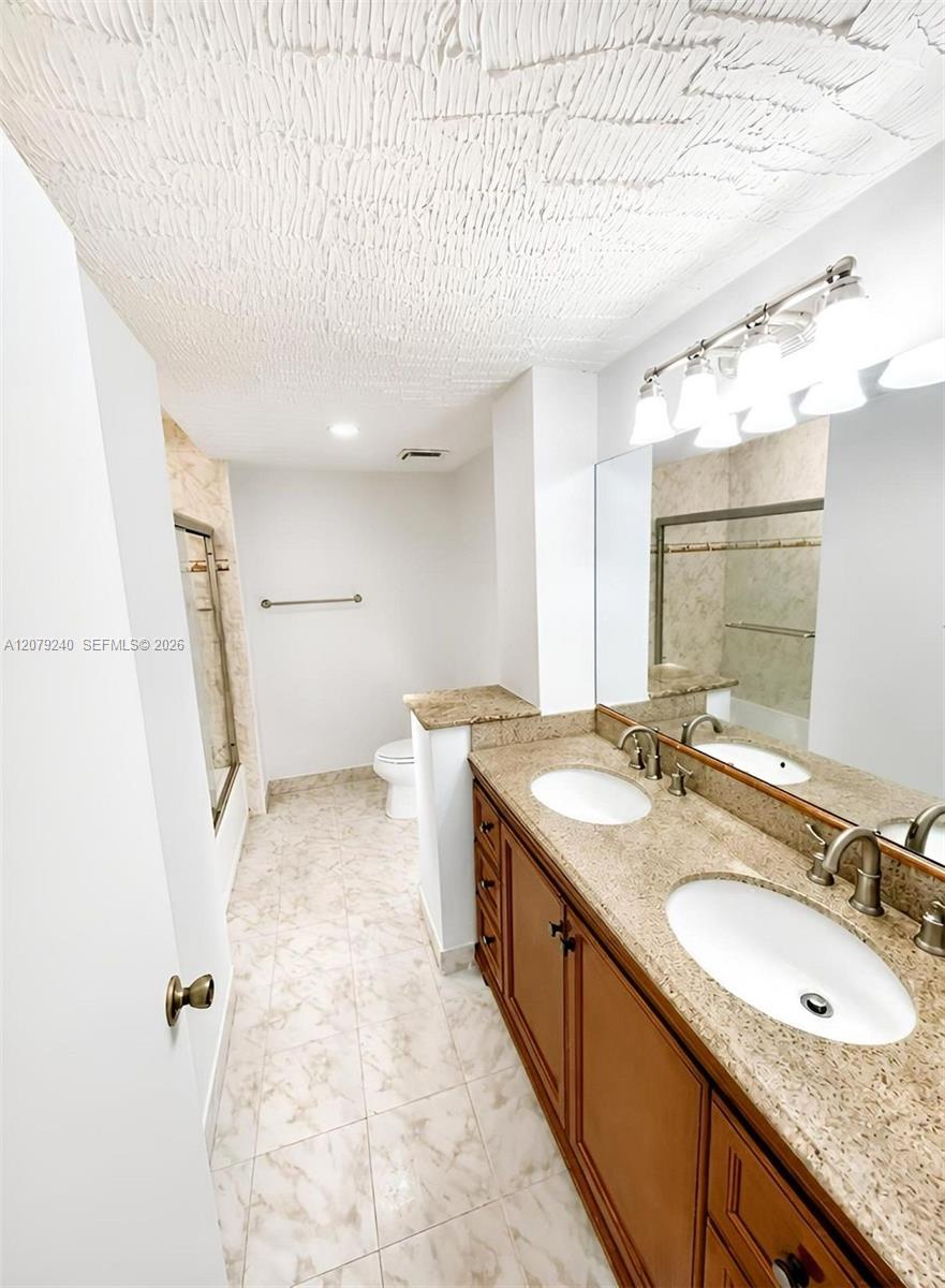 8215 Sw 23rd Court 17d Property Photo 16