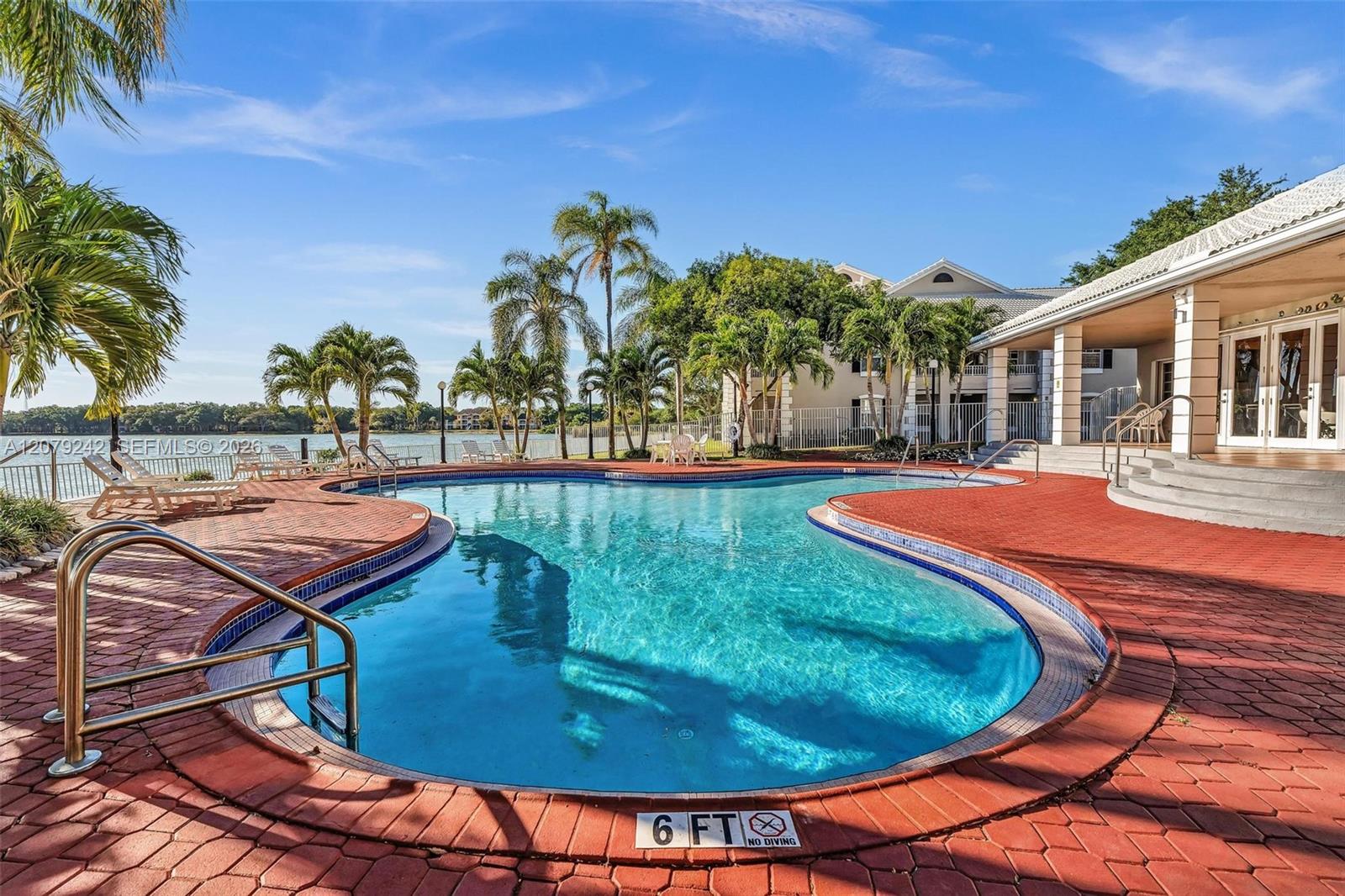 2803 N Oakland Forest Drive 206 Property Photo 25