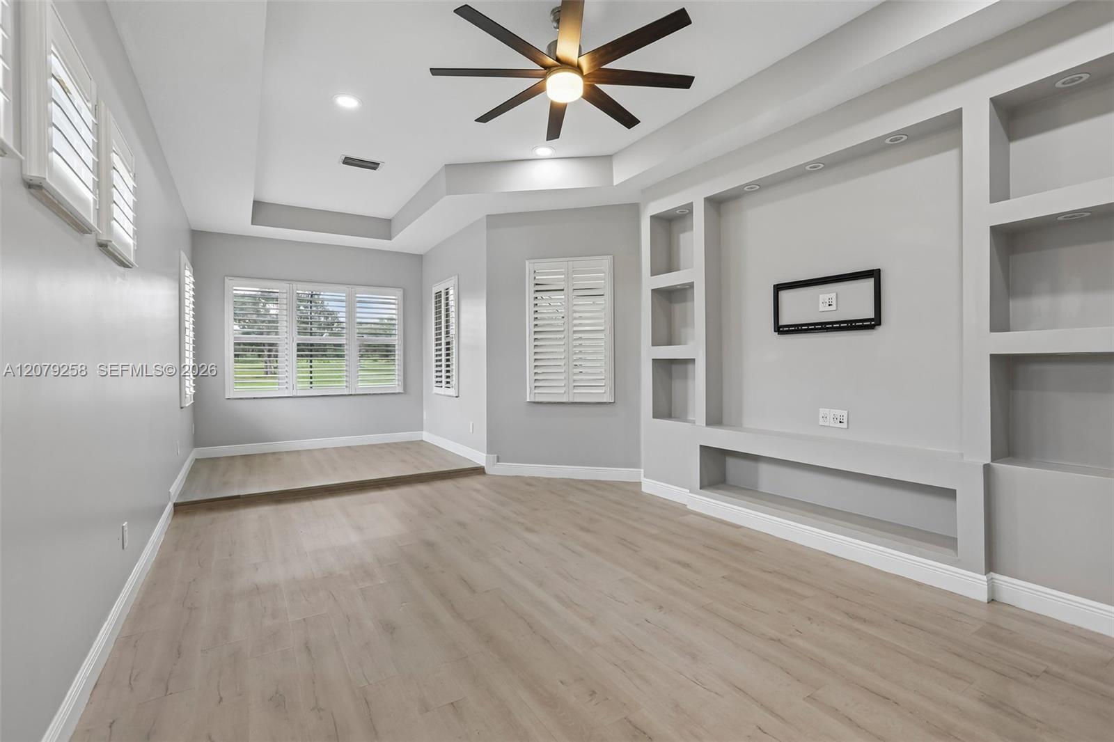 1413 Brilliant Cut Way Property Photo 2