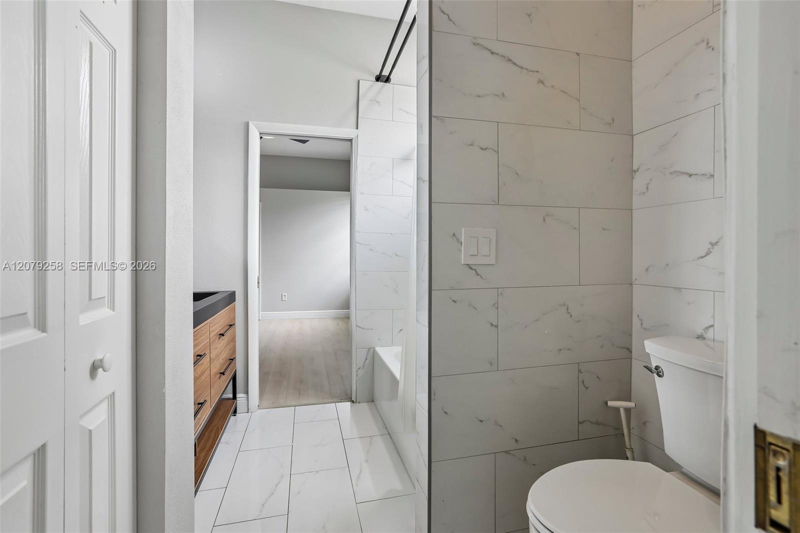 1413 Brilliant Cut Way Property Photo 36