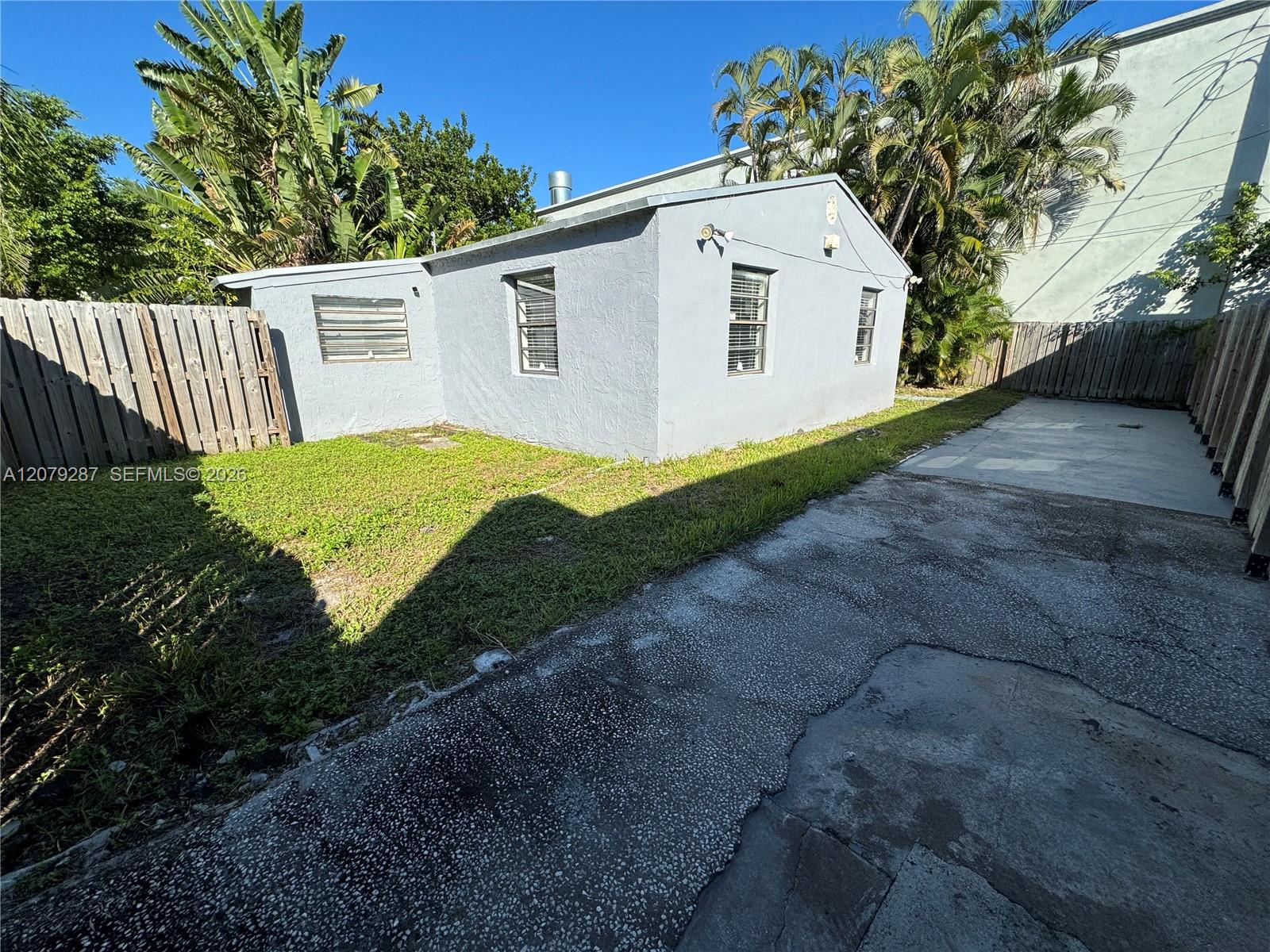 2105 Monroe Terrace 1 Property Photo 3