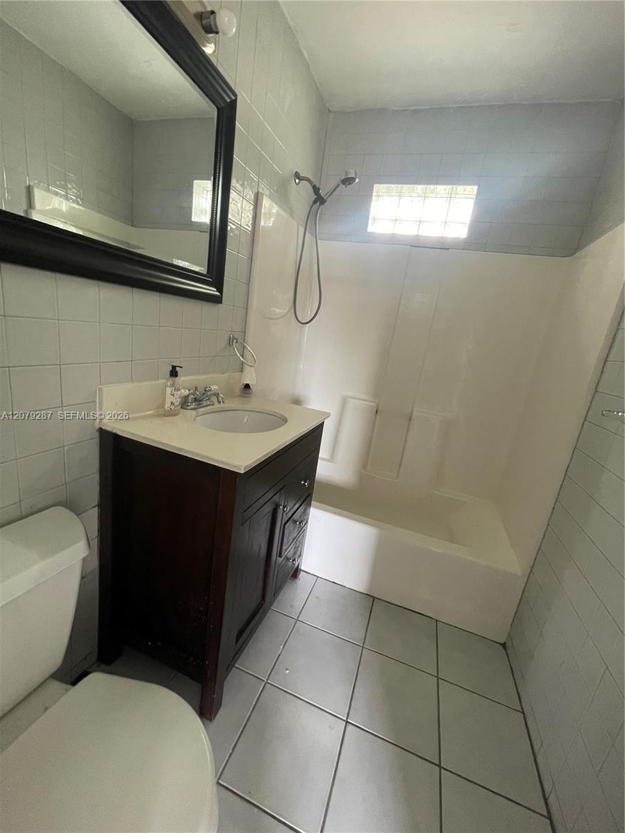 2105 Monroe Terrace 1 Property Photo 13