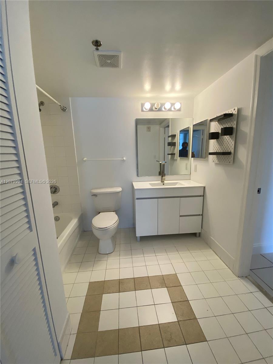 1200 Brickell Bay Drive 2303 Property Photo 20