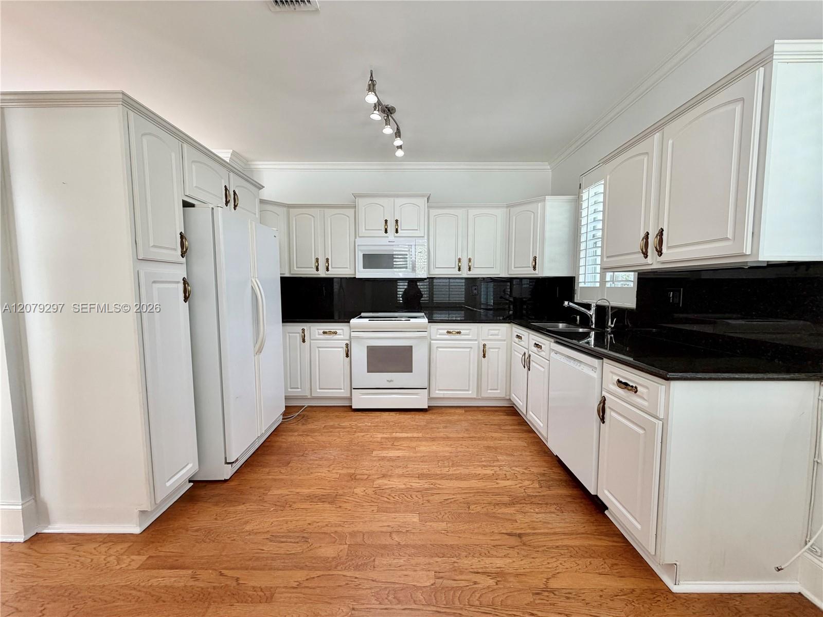 1135 Cliffrose Street Property Photo 10
