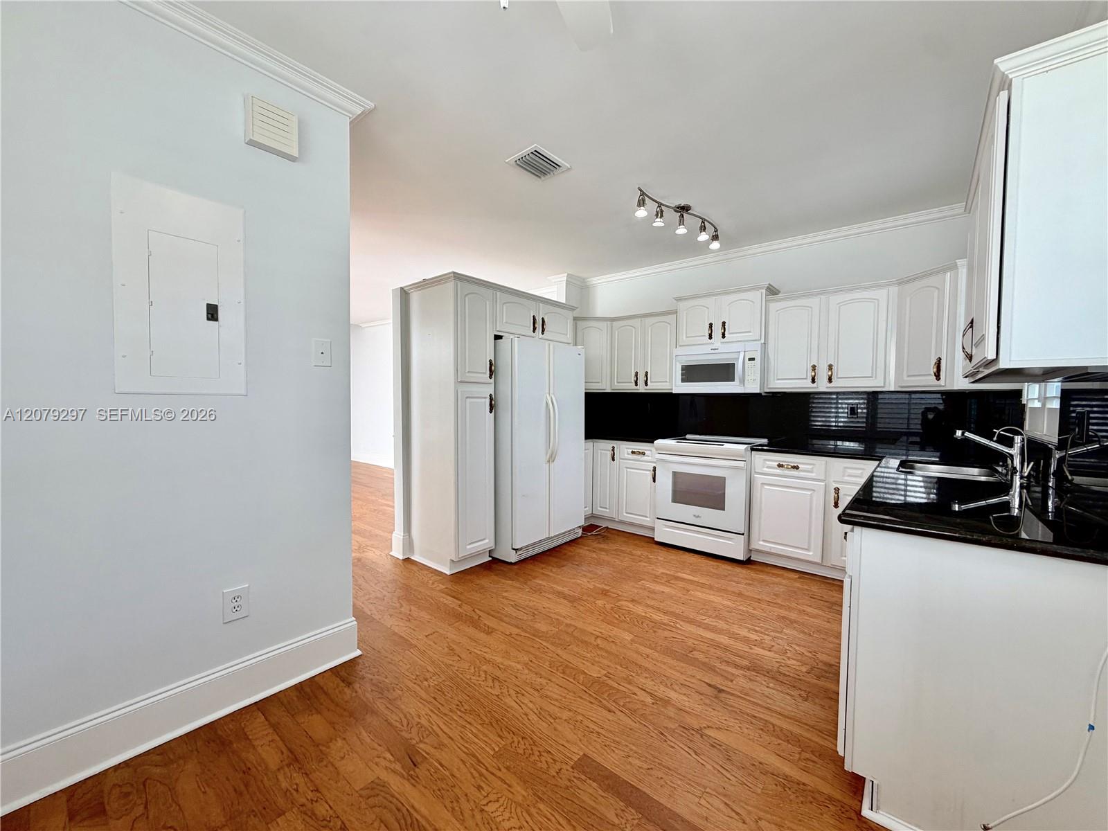 1135 Cliffrose Street Property Photo 11