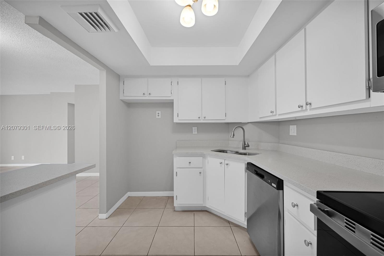 100 Golden Isles Drive 109 Property Photo 14