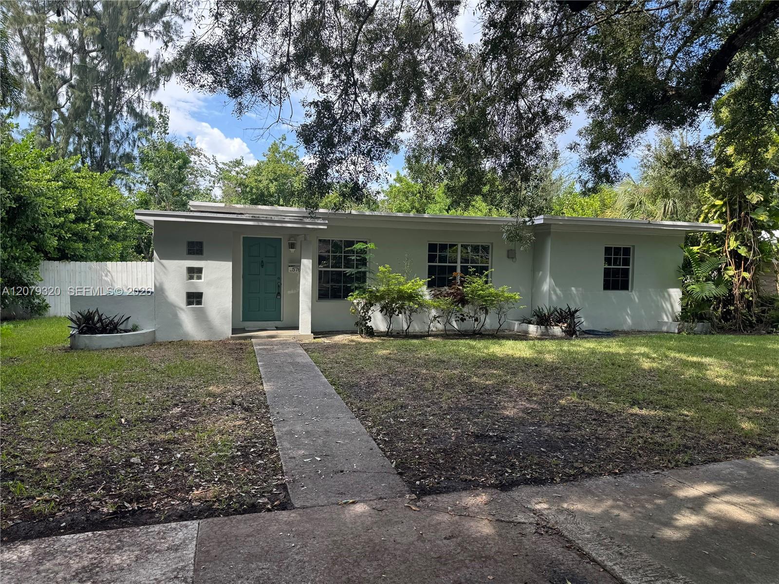 5765 SW 48th Street Property Photo 1