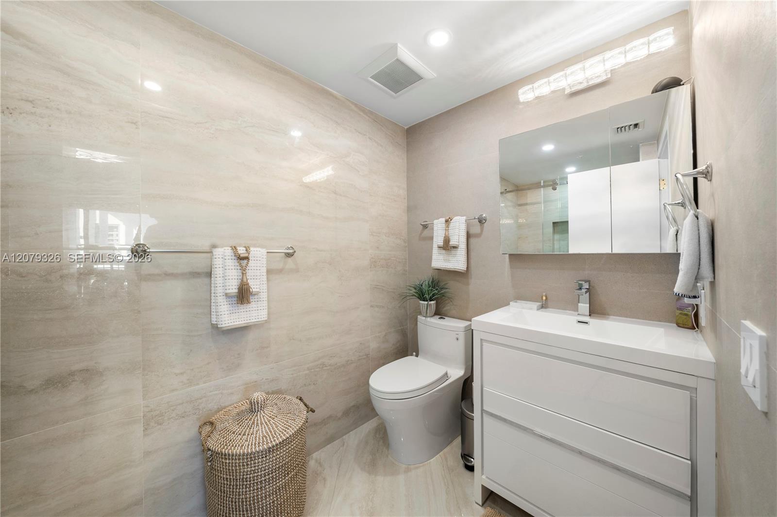 701 Brickell Key Boulevard 707 Property Photo 14