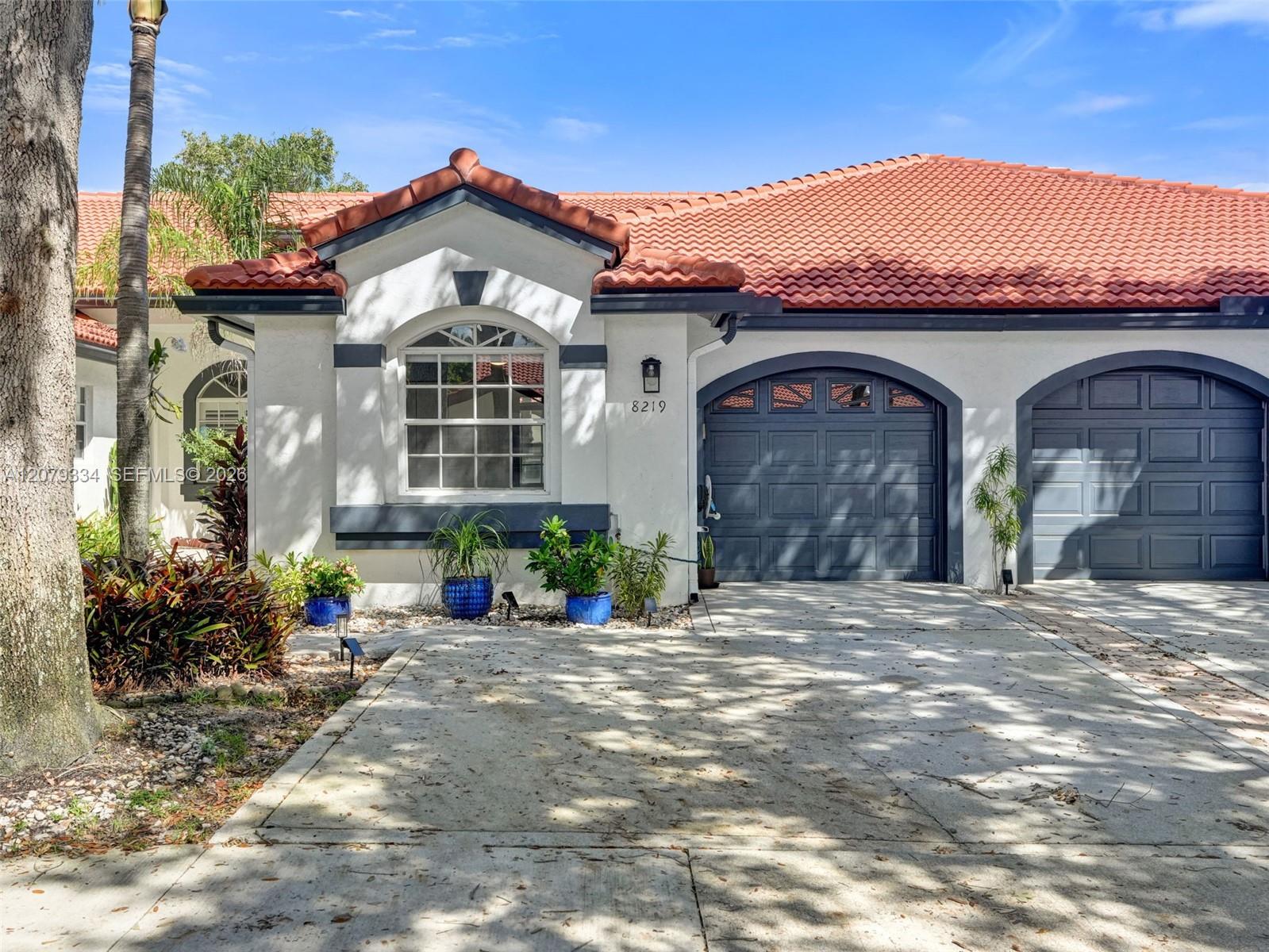 8219 Via Di Veneto Property Photo 1