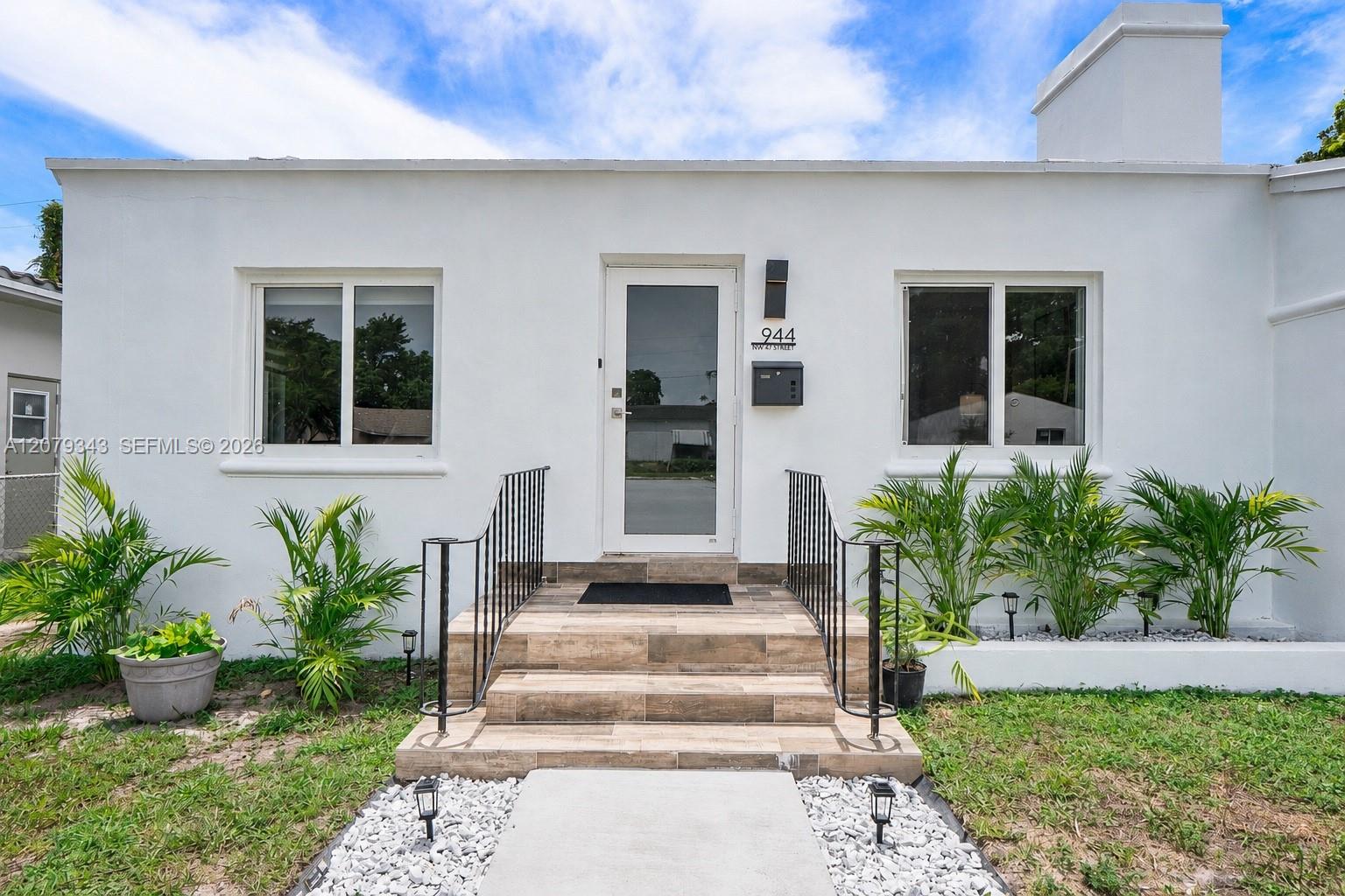 944 Nw 47th Street Property Photo 1