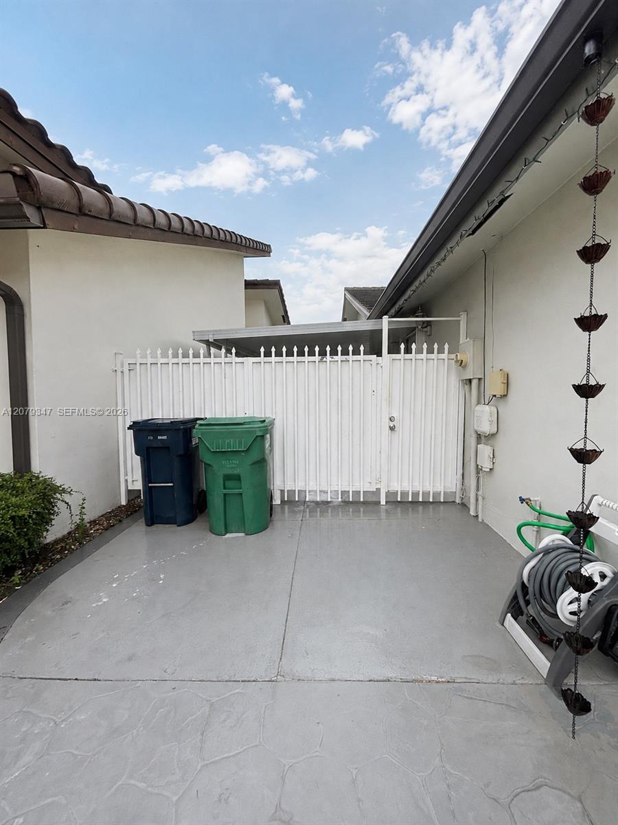 4939 Sw 143rd Avenue Property Photo 5