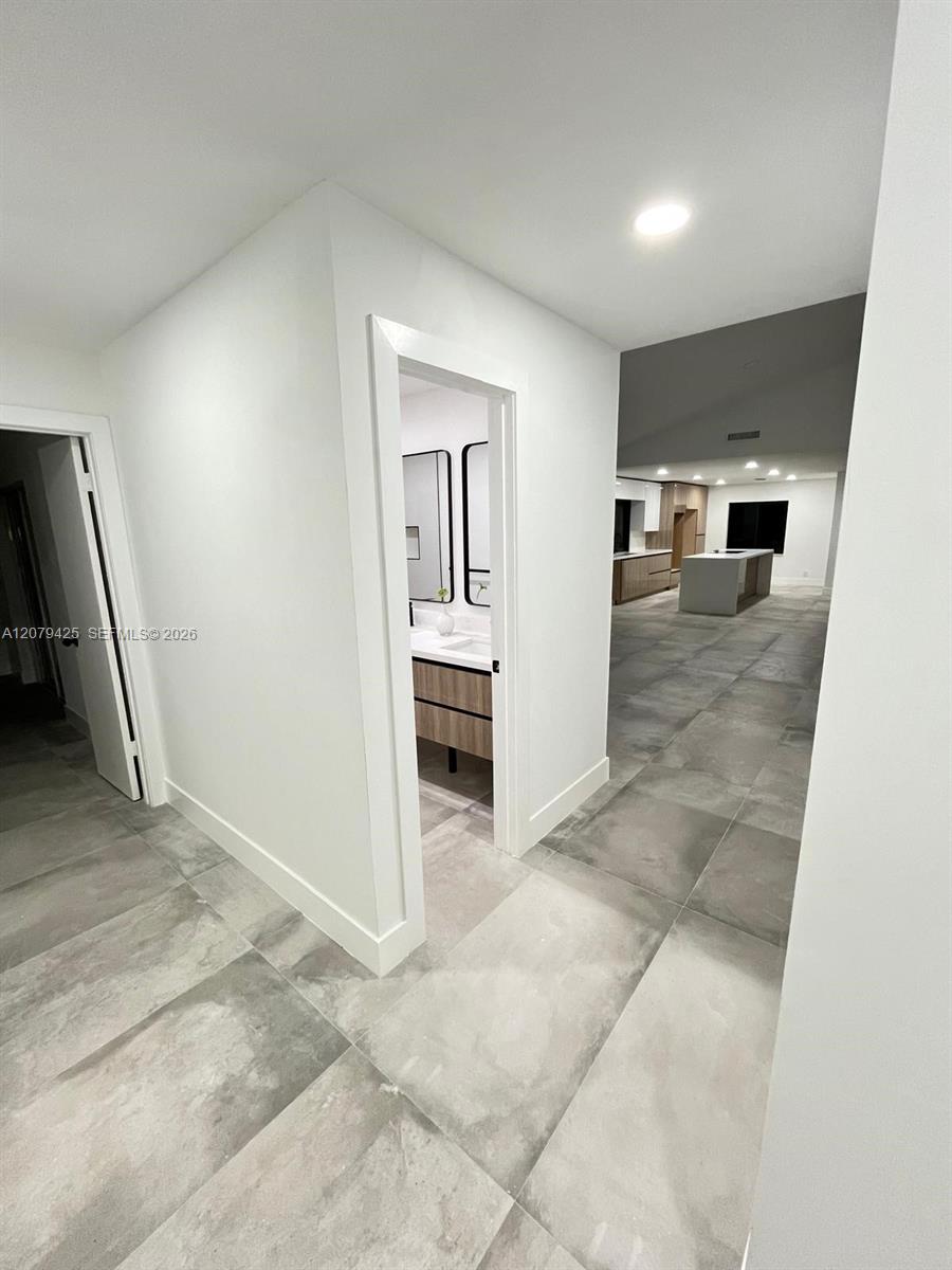 3352 Lakeview Boulevard Property Photo 15
