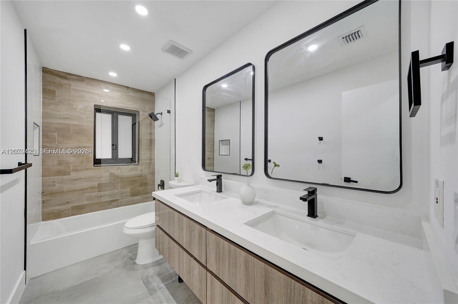 3352 Lakeview Boulevard Property Photo 24