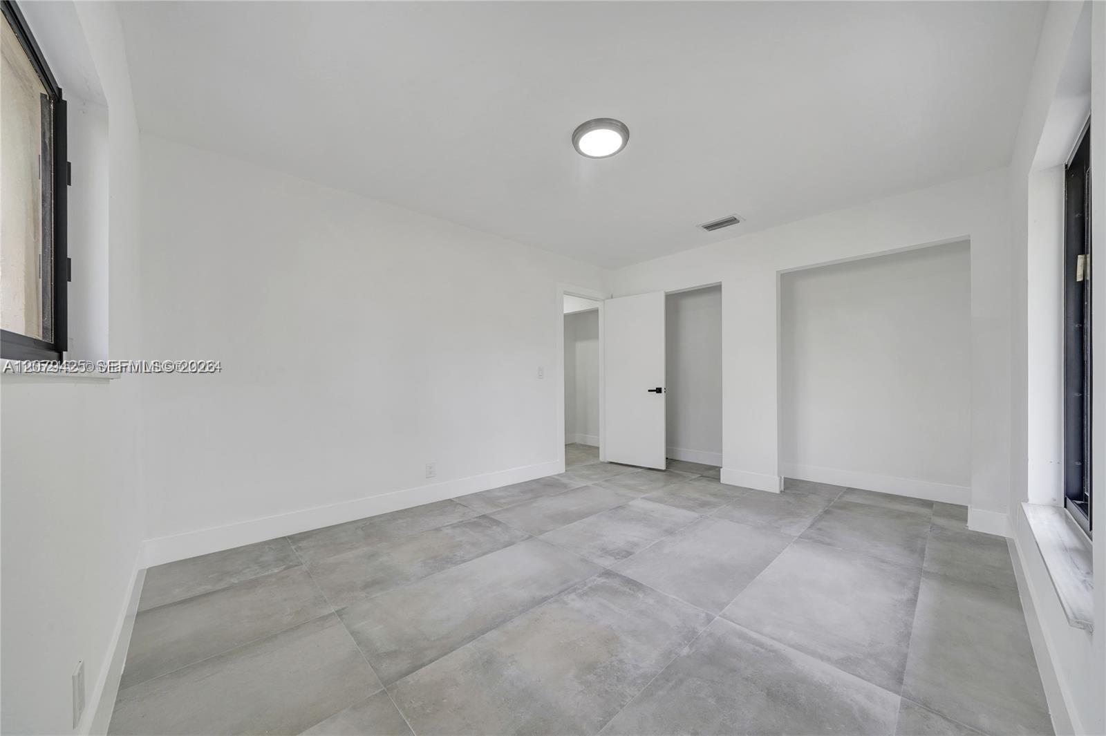 3352 Lakeview Boulevard Property Photo 26