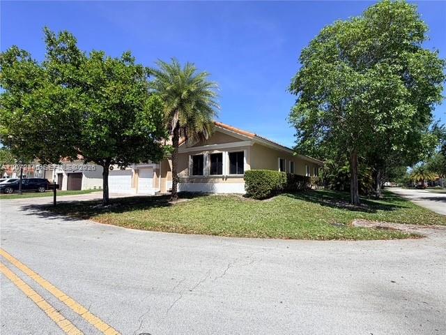 19385 Sw 79th Court Property Photo 4