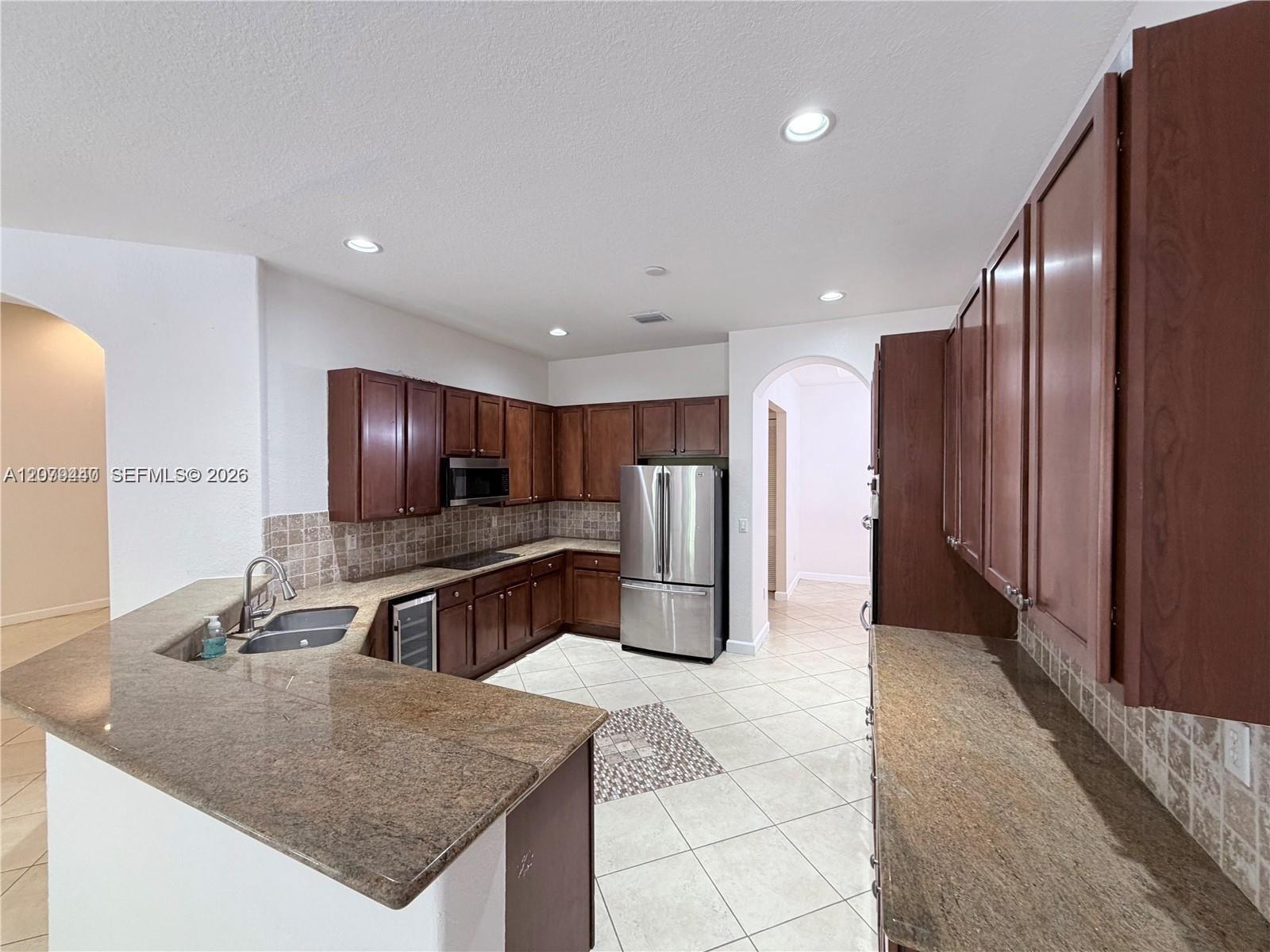 19385 Sw 79th Court Property Photo 9