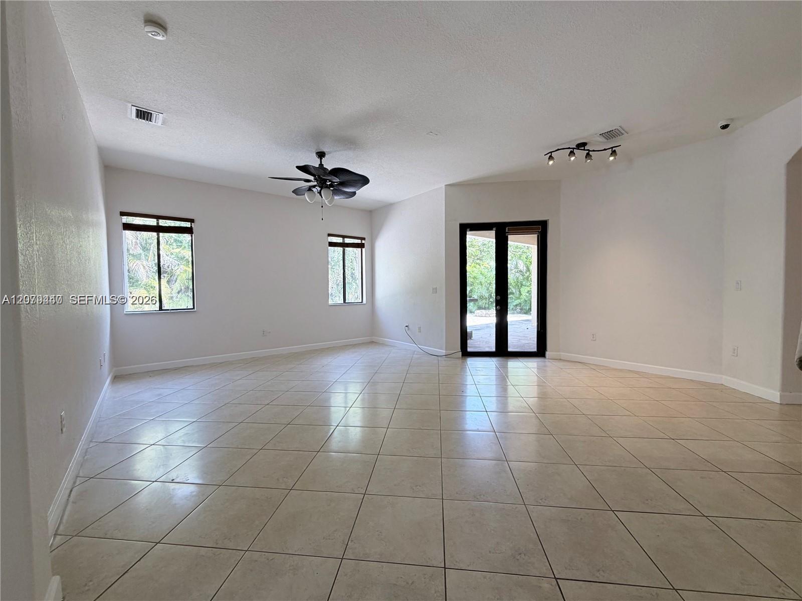19385 Sw 79th Court Property Photo 19