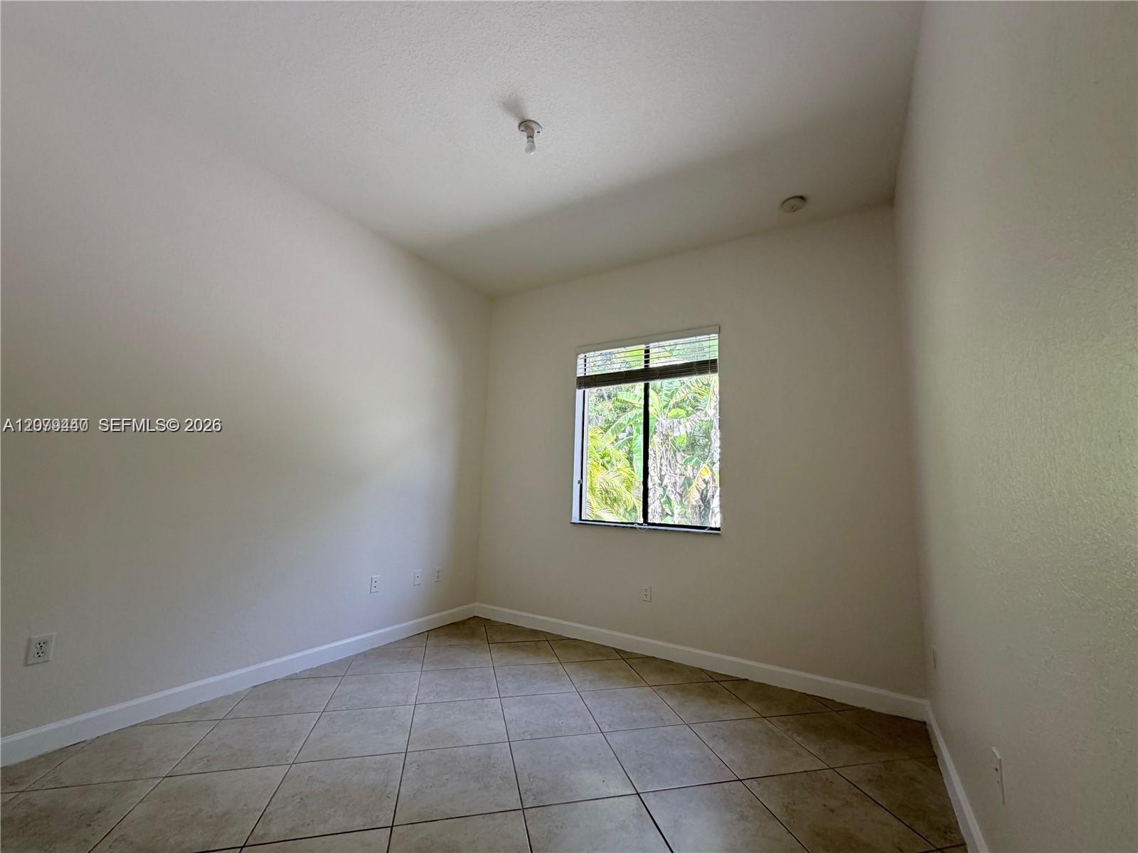 19385 Sw 79th Court Property Photo 37