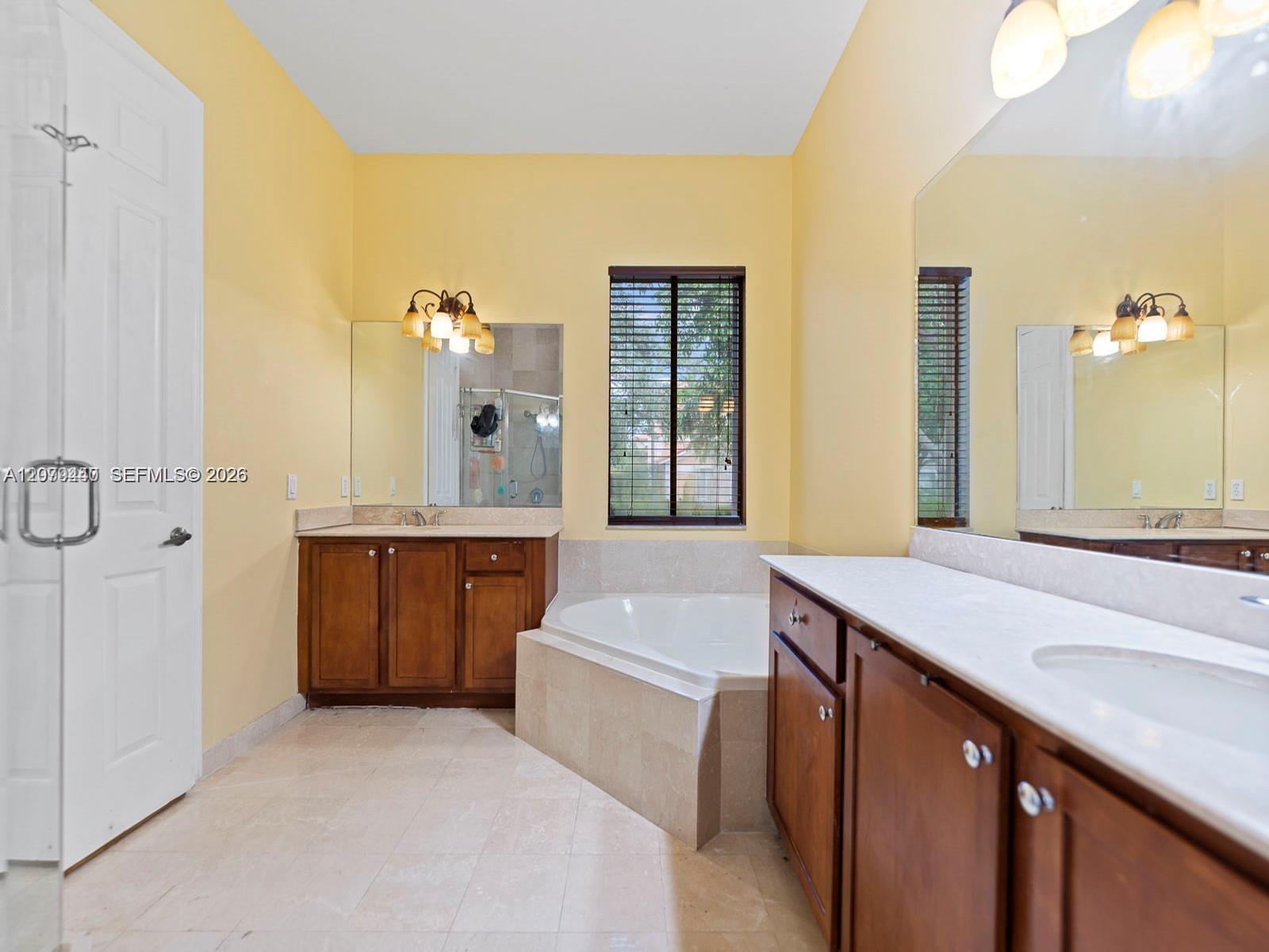 19385 Sw 79th Court Property Photo 41