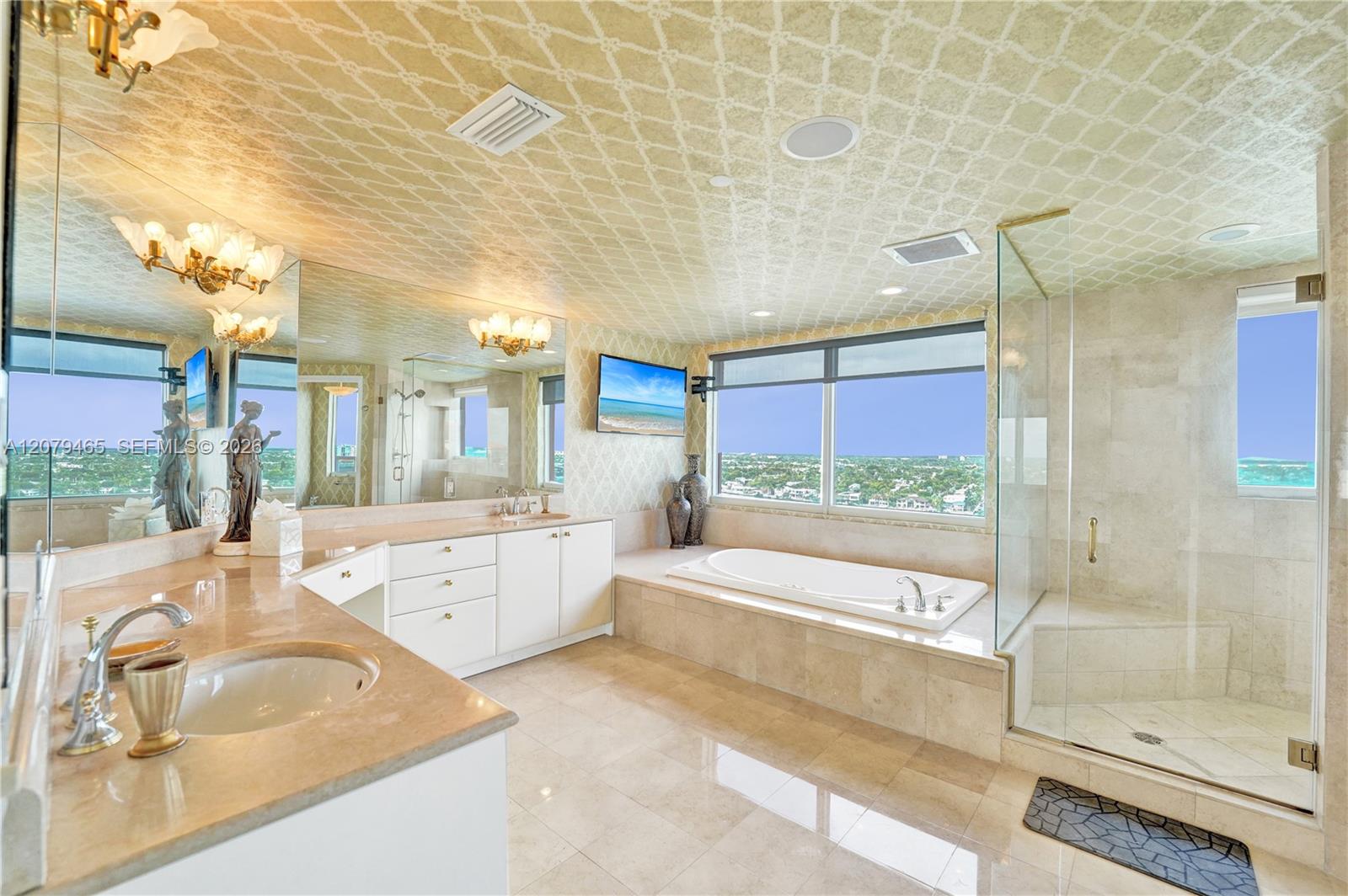 2100 N Ocean Boulevard 18b Property Photo 27