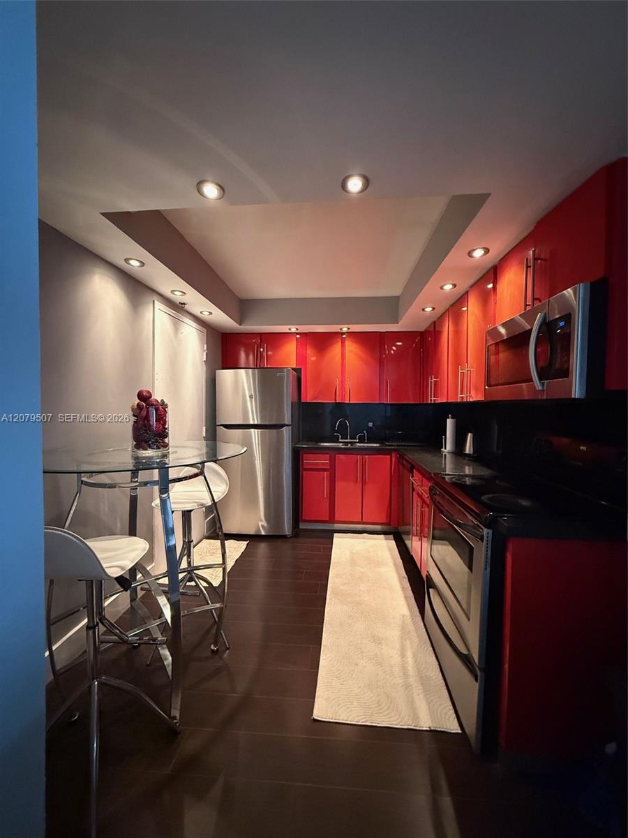 6039 Collins Avenue 1505 Property Photo 3