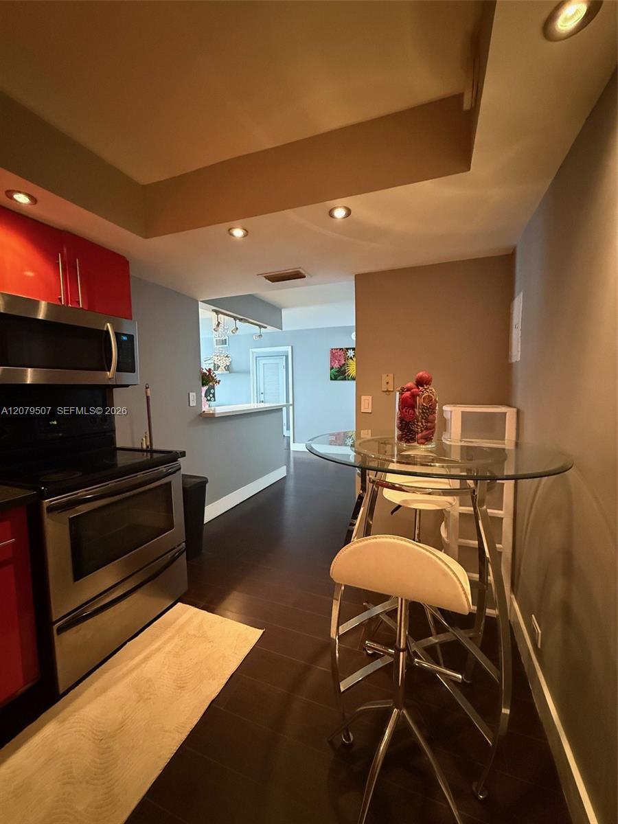 6039 Collins Avenue 1505 Property Photo 4
