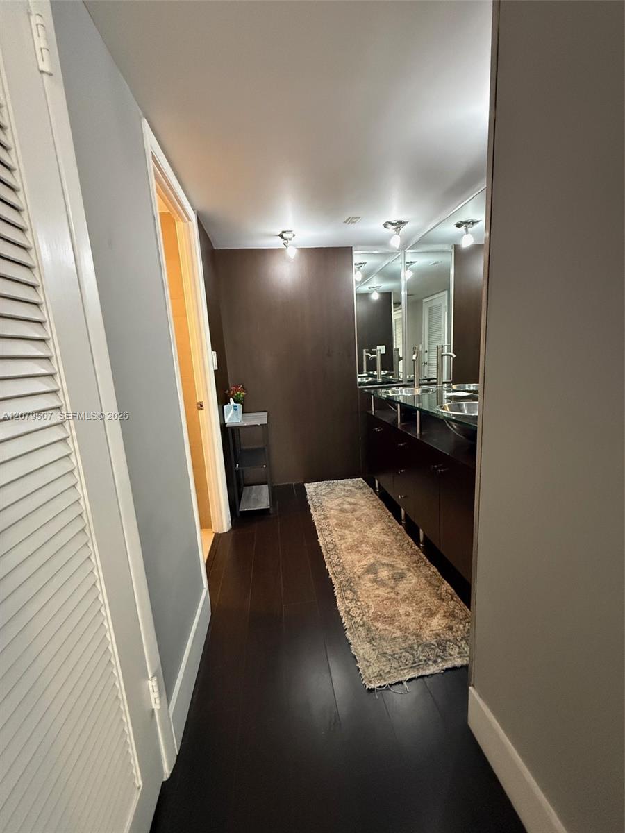 6039 Collins Avenue 1505 Property Photo 13
