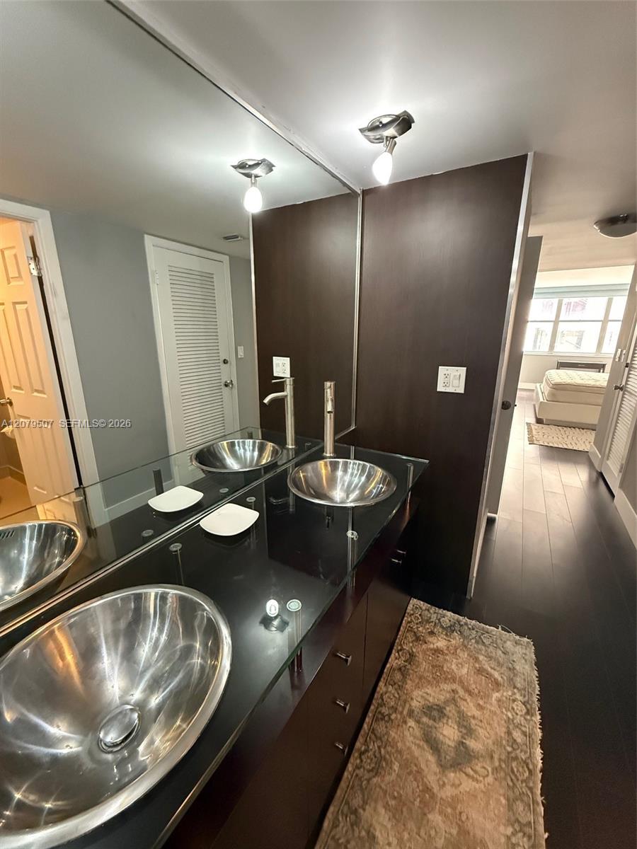 6039 Collins Avenue 1505 Property Photo 15