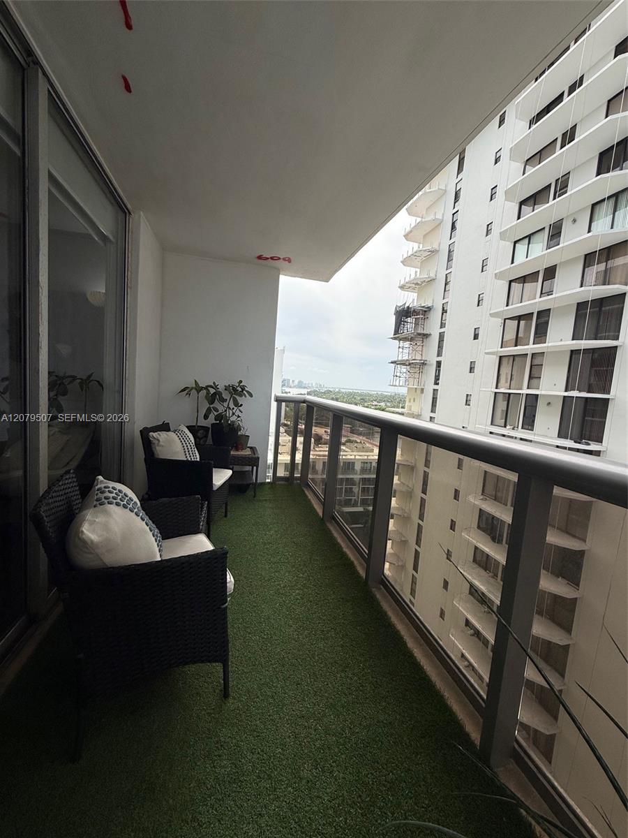 6039 Collins Avenue 1505 Property Photo 20