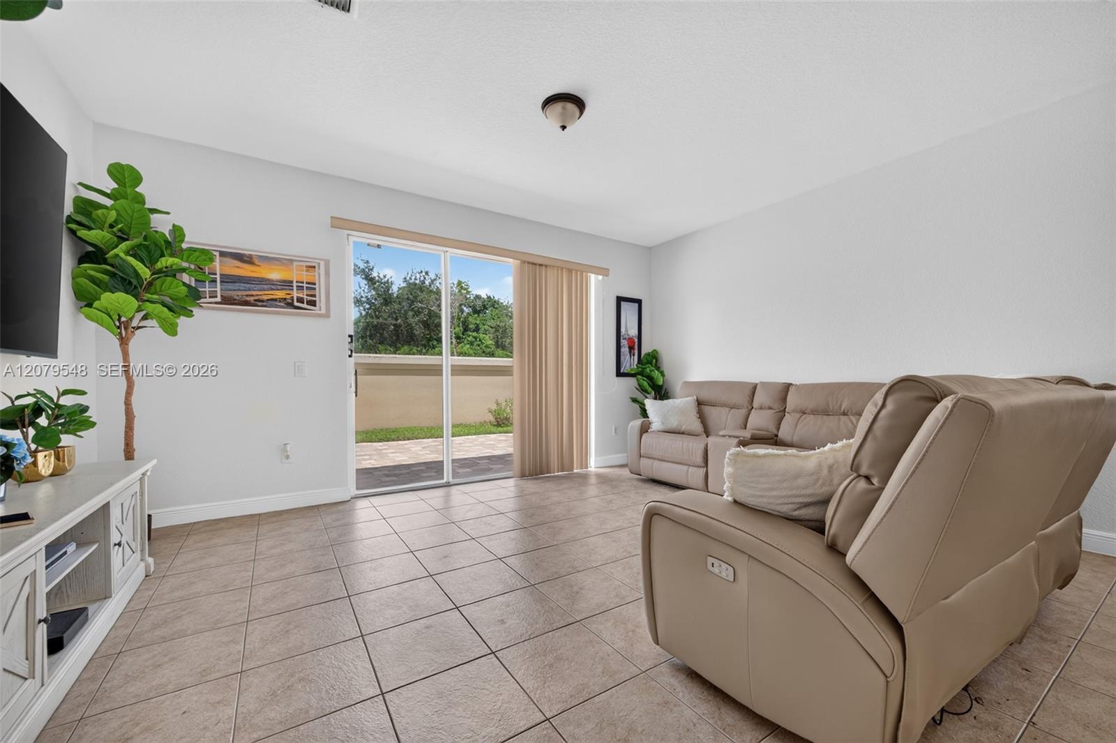18051 Sw 41st Street Property Photo 14