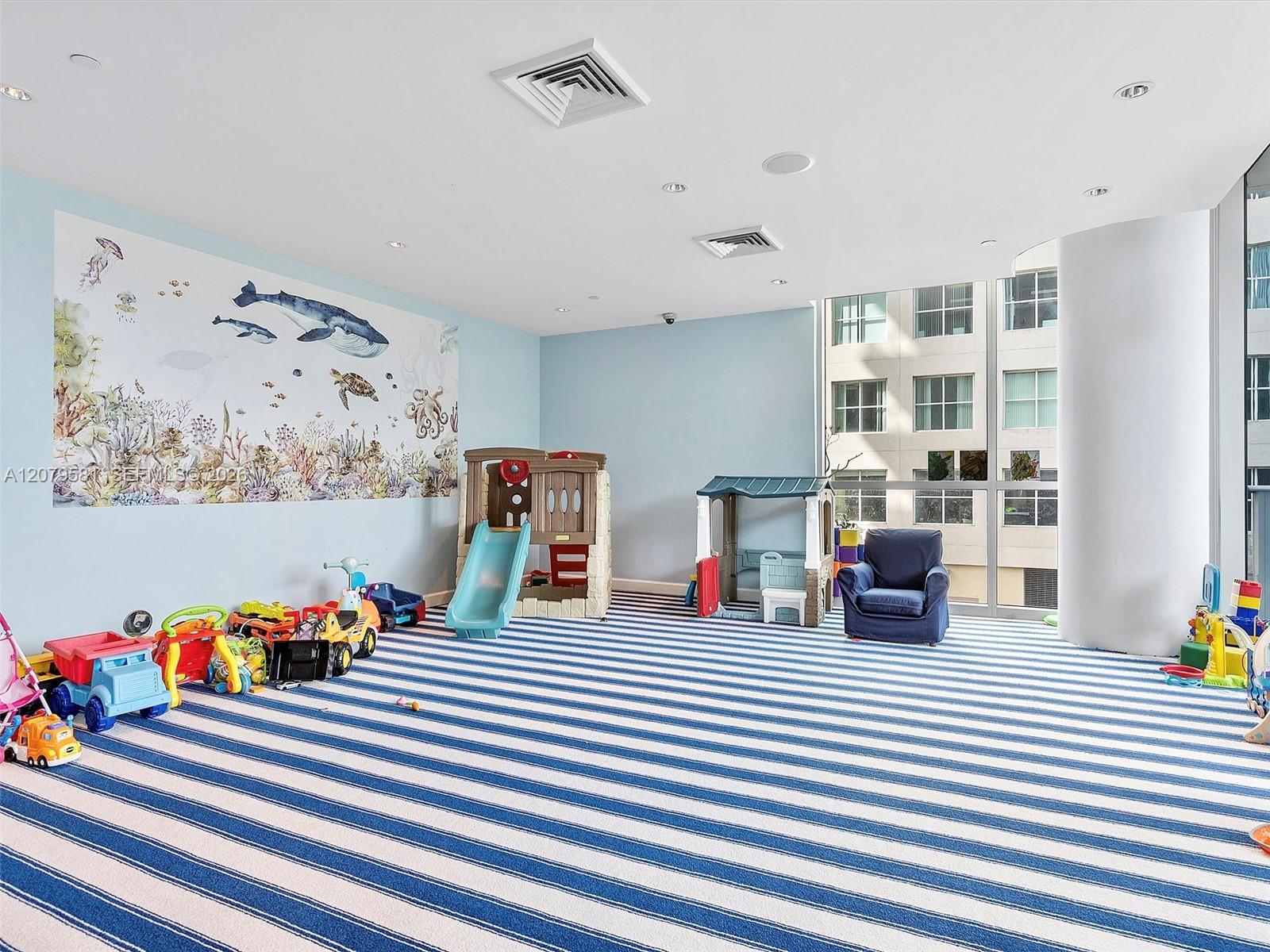 2627 S Bayshore Drive 2106 Property Photo 9