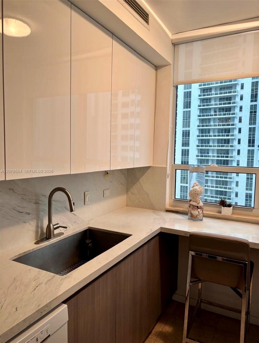 801 Brickell Key Boulevard 2110 Property Photo 13