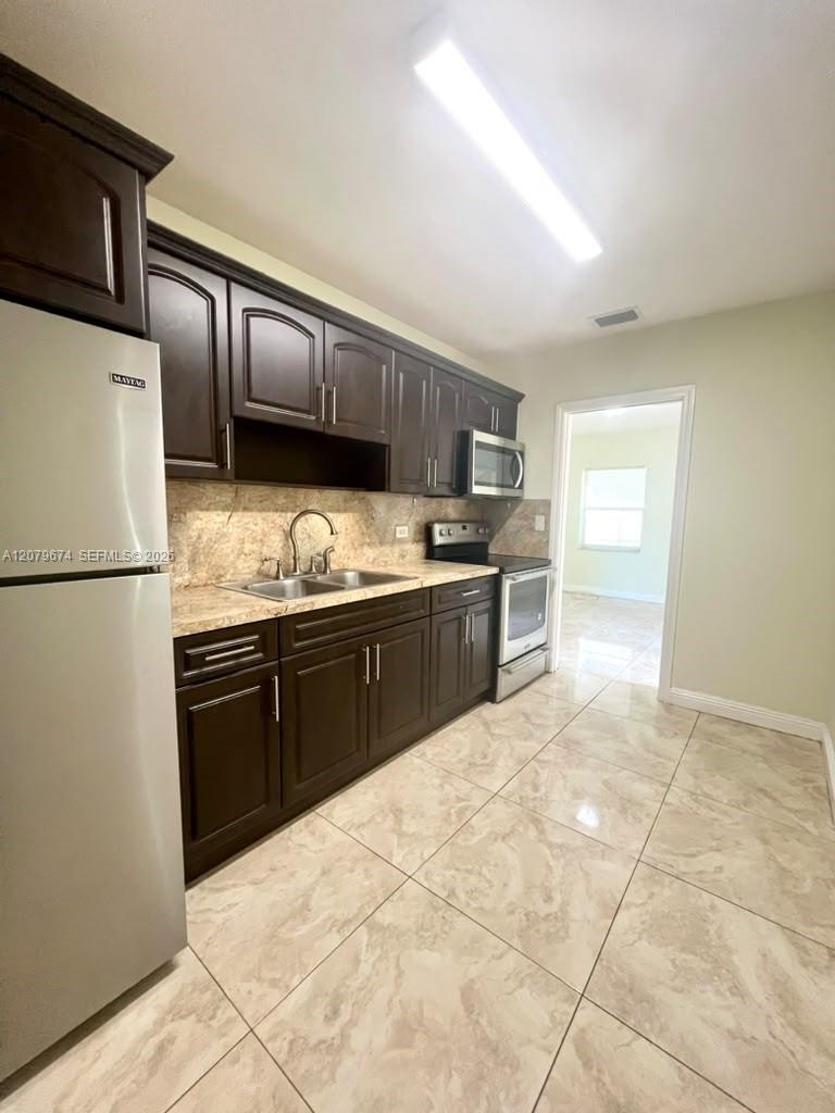 A12079674 Property Photo 3