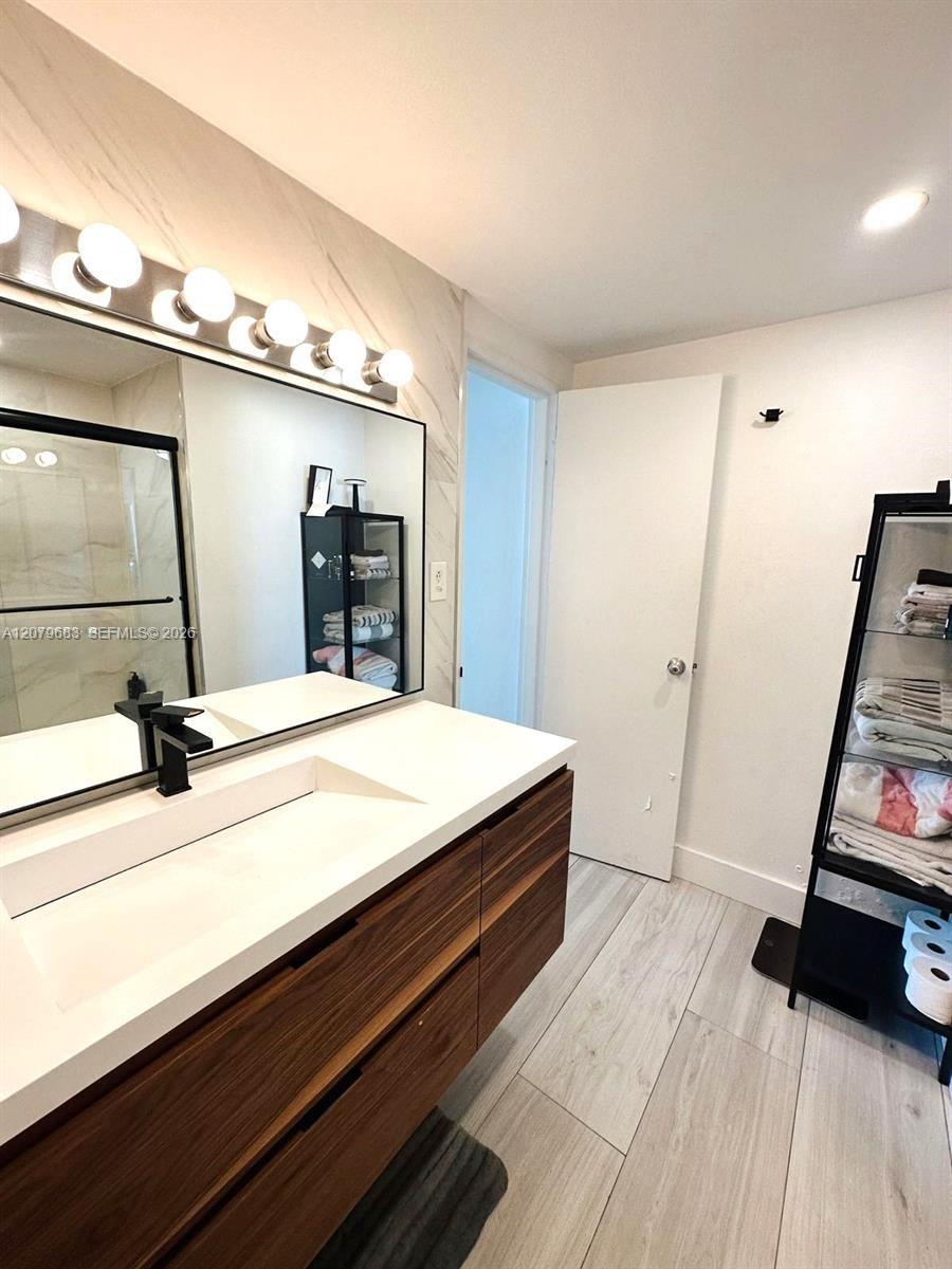 1000 West Avenue Ph27 Property Photo 10
