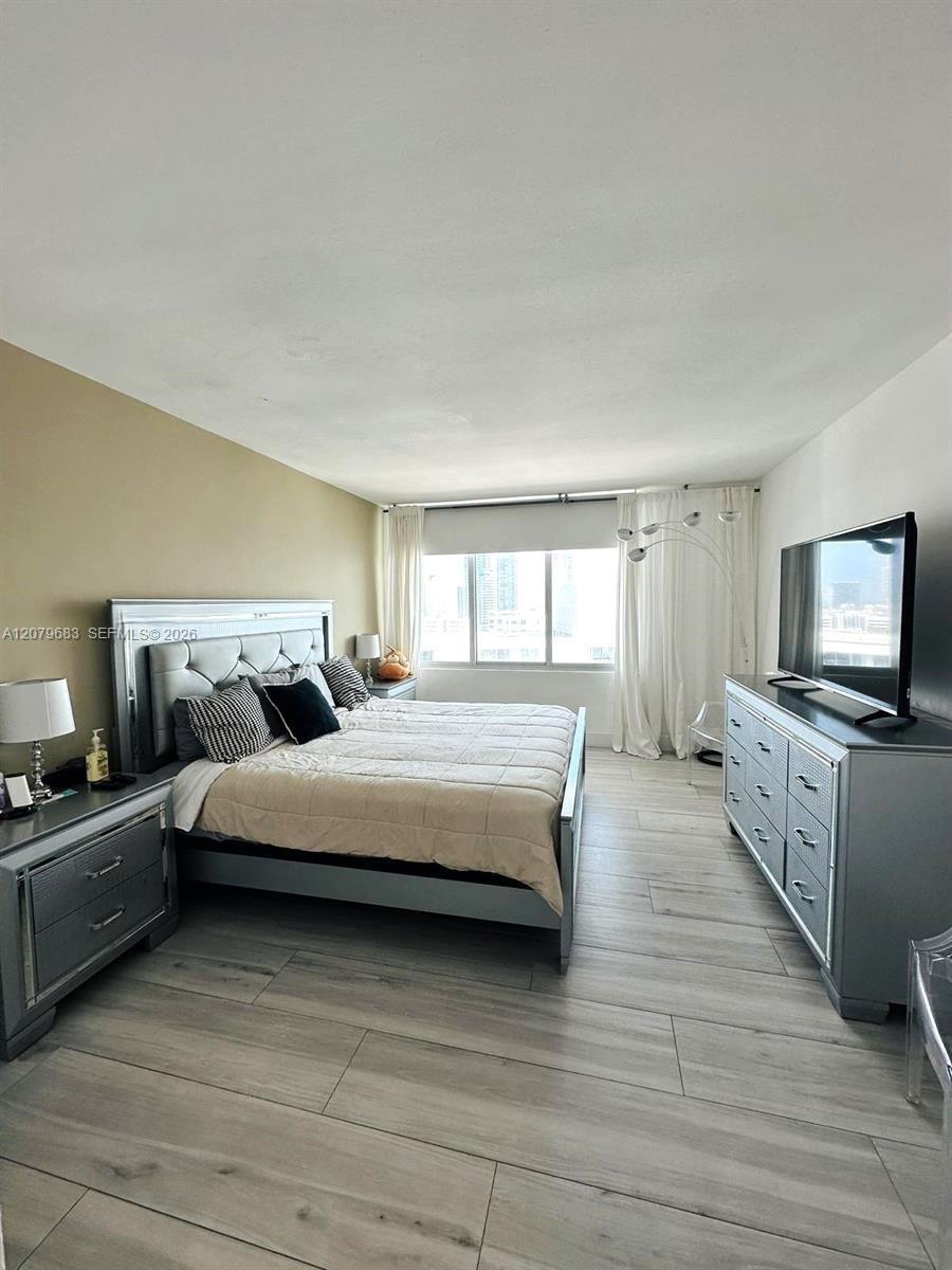 1000 West Avenue Ph27 Property Photo 13